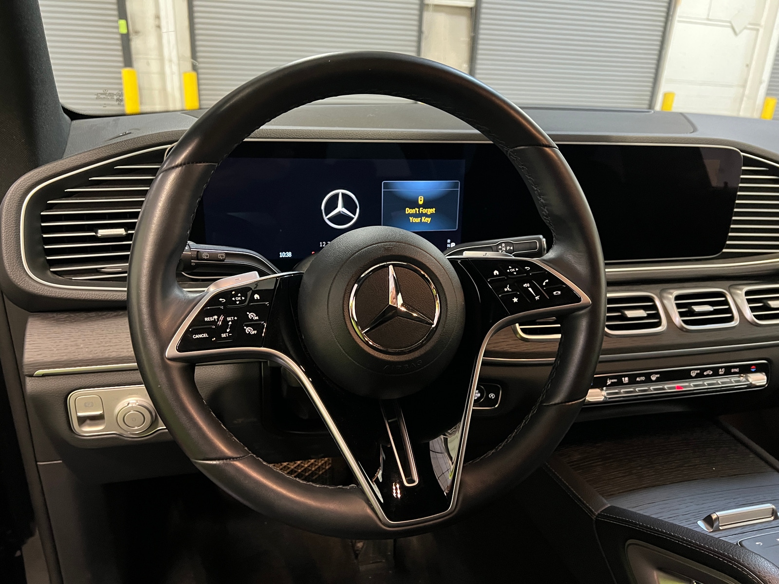 Thumbnail: 2025 Mercedes-Benz GLE - 4