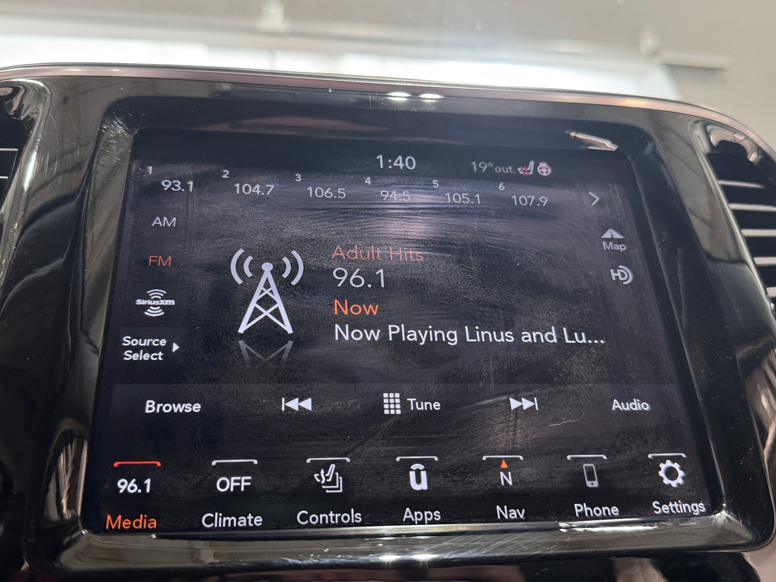 Thumbnail: 2020 Jeep Cherokee - 3