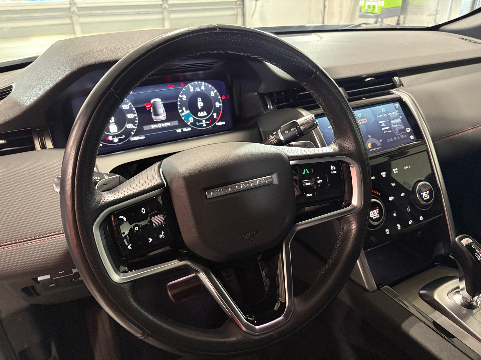 Thumbnail: 2022 Land Rover Discovery Sport - 4