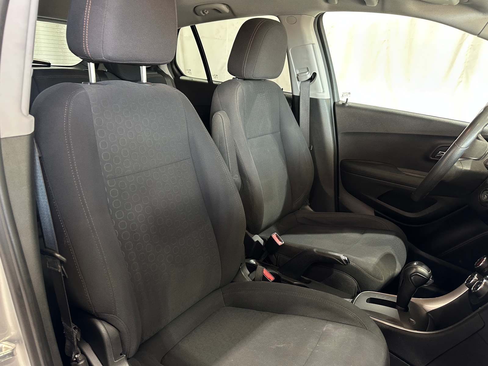 Thumbnail: 2020 Chevrolet Trax - 2