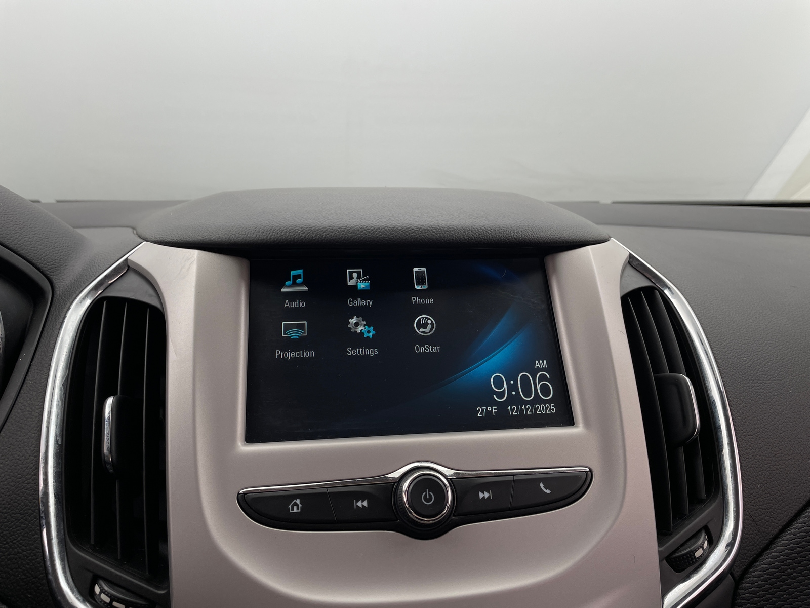 Thumbnail: 2017 Chevrolet Cruze - 4