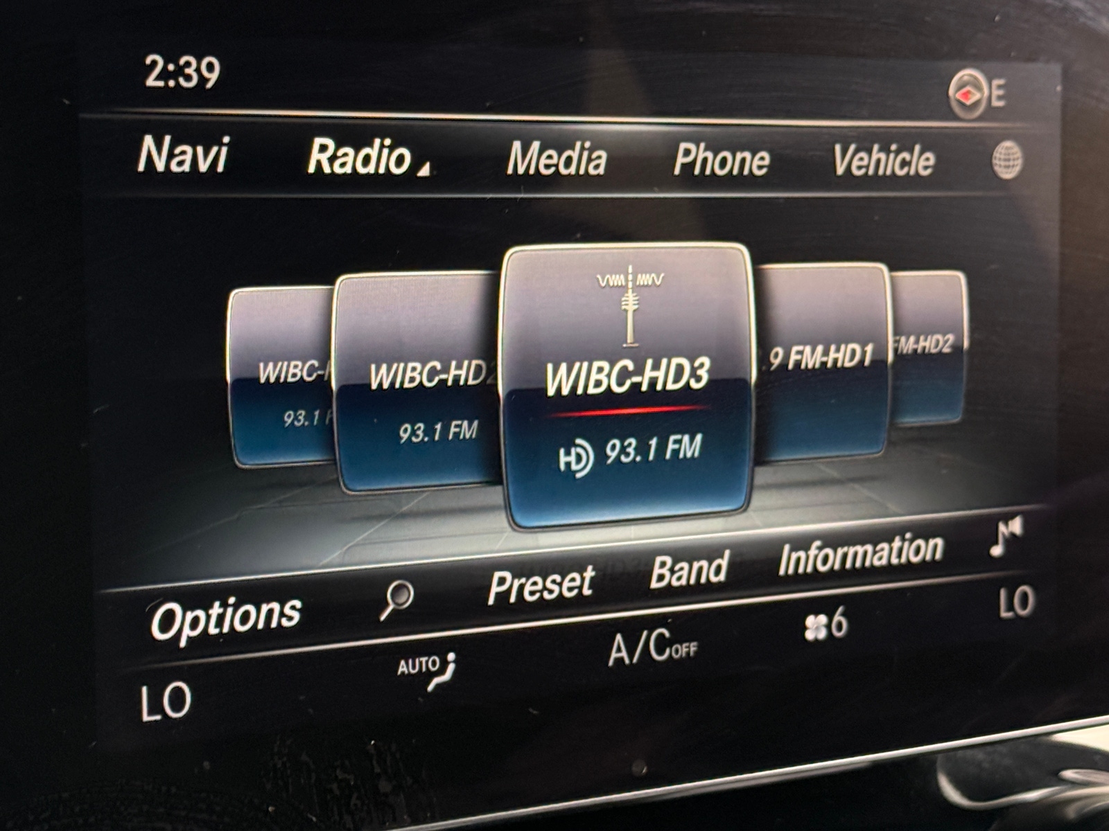 Thumbnail: 2016 Mercedes-Benz C-Class - 3