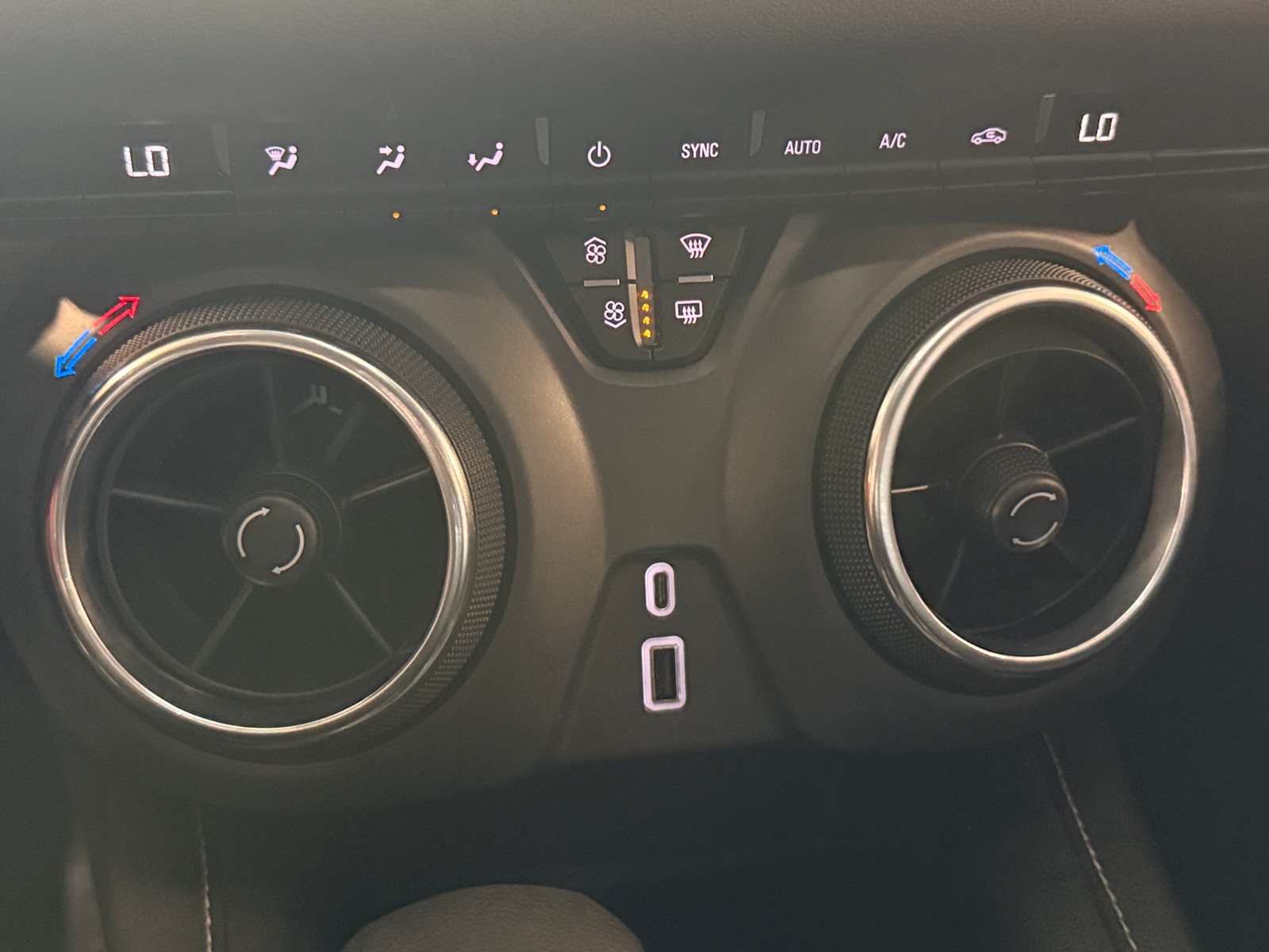 Thumbnail: 2023 Chevrolet Blazer - 4