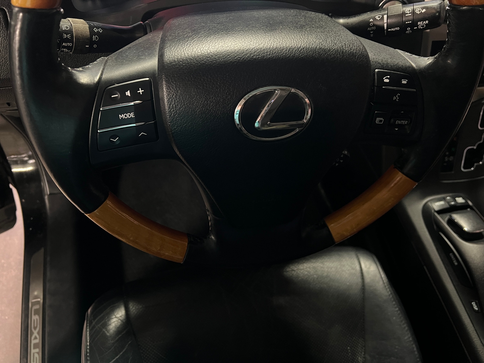 Thumbnail: 2011 Lexus RX - 5