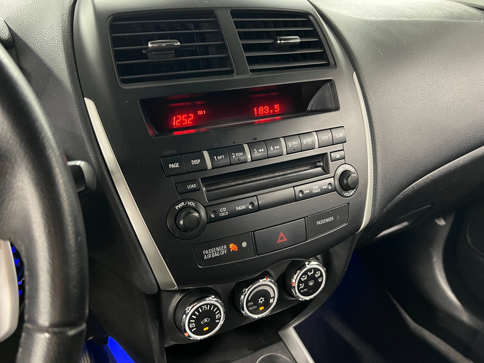 Thumbnail: 2013 Mitsubishi Outlander Sport - 4