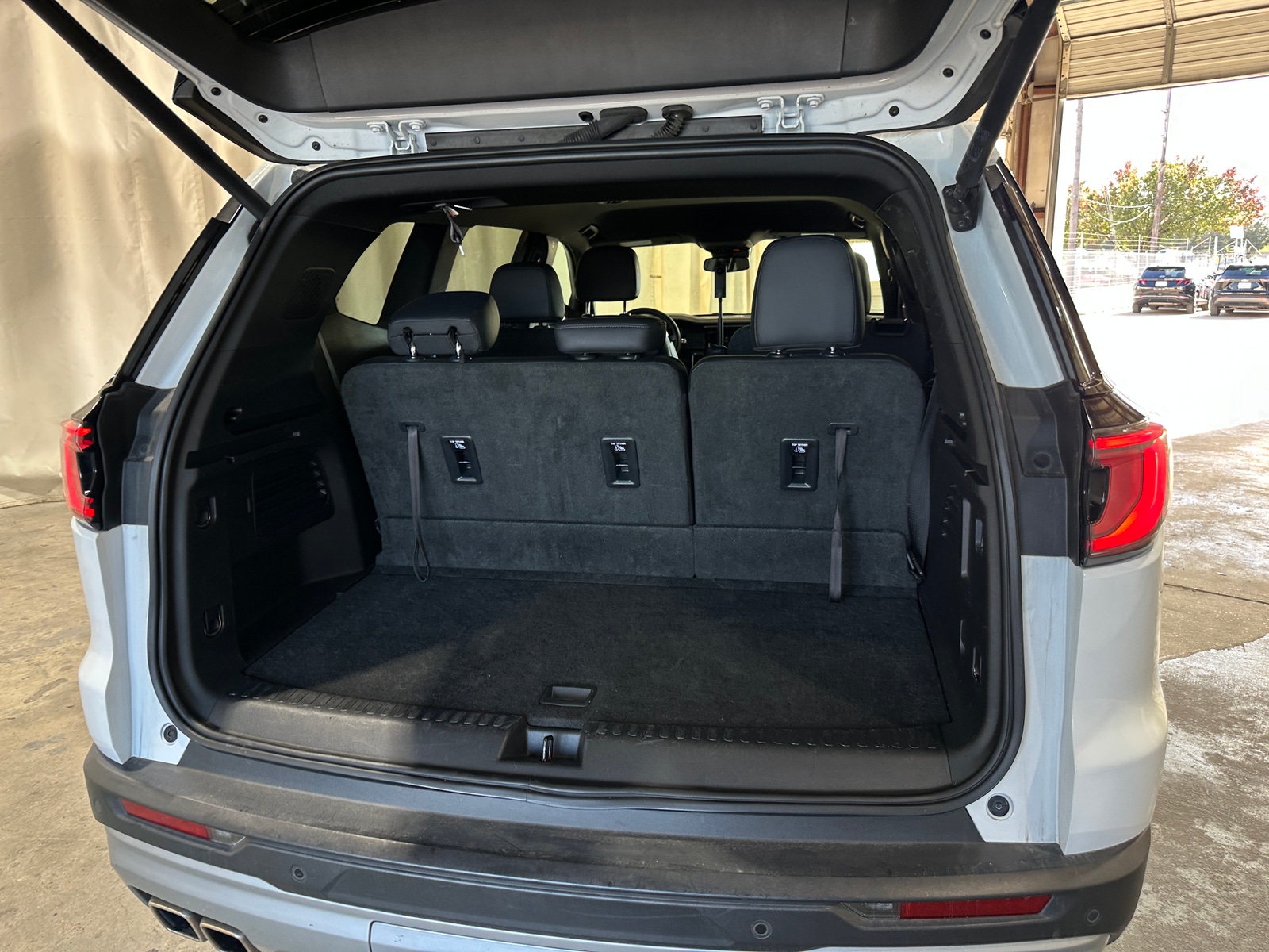 Thumbnail: 2024 GMC Acadia - 6