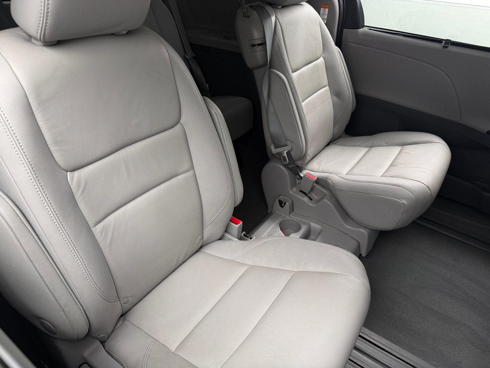 Thumbnail: 2020 Toyota Sienna - 5