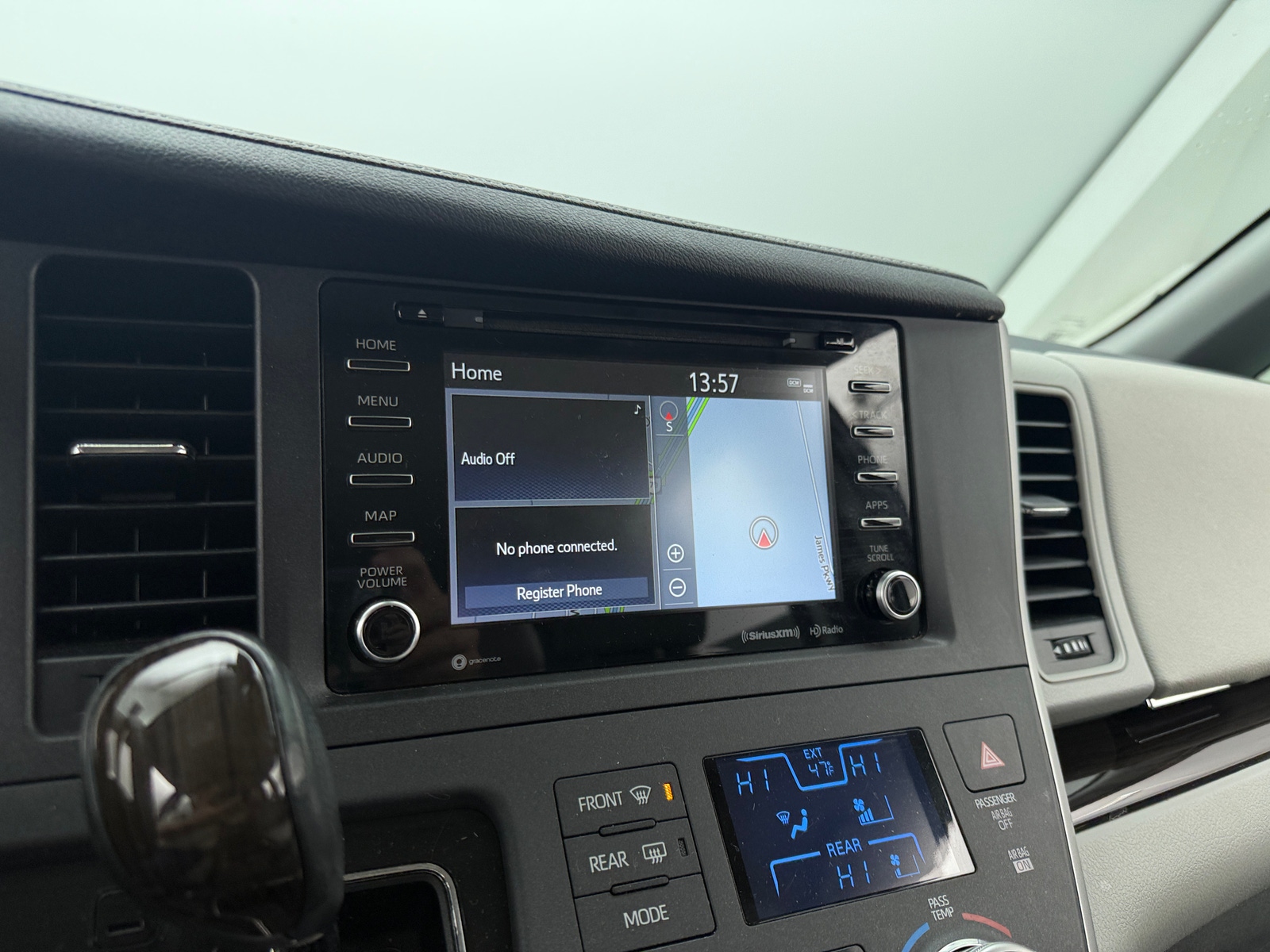 Thumbnail: 2020 Toyota Sienna - 3