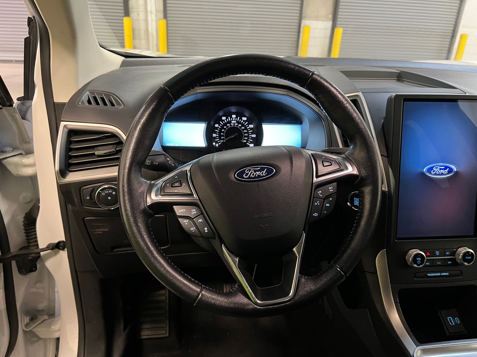 Thumbnail: 2023 Ford Edge - 4