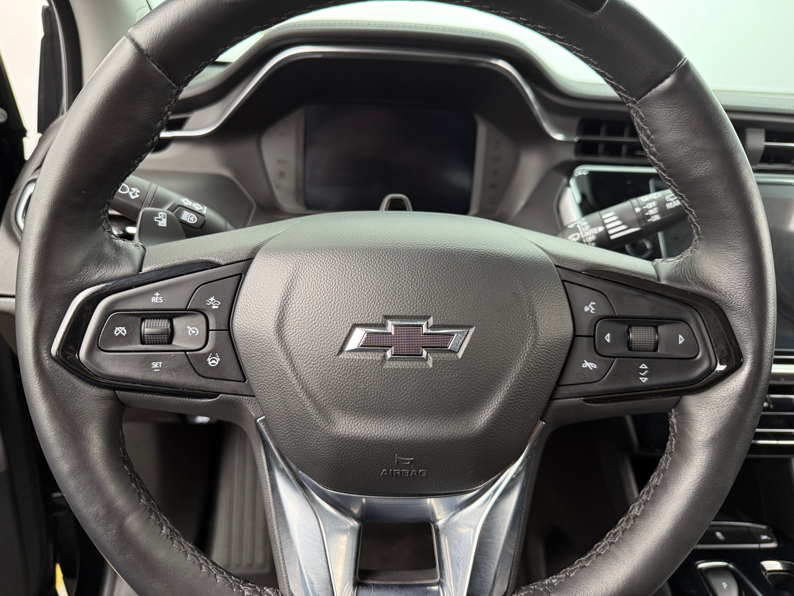 Thumbnail: 2023 Chevrolet Bolt EUV - 4