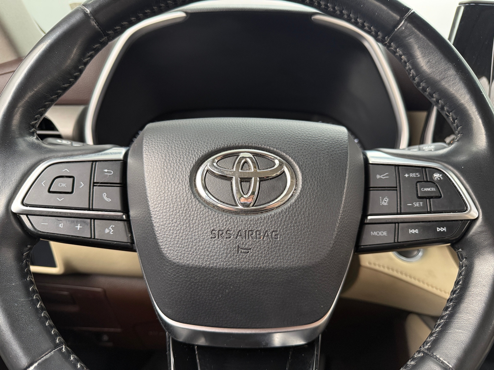 Thumbnail: 2021 Toyota Highlander - 4