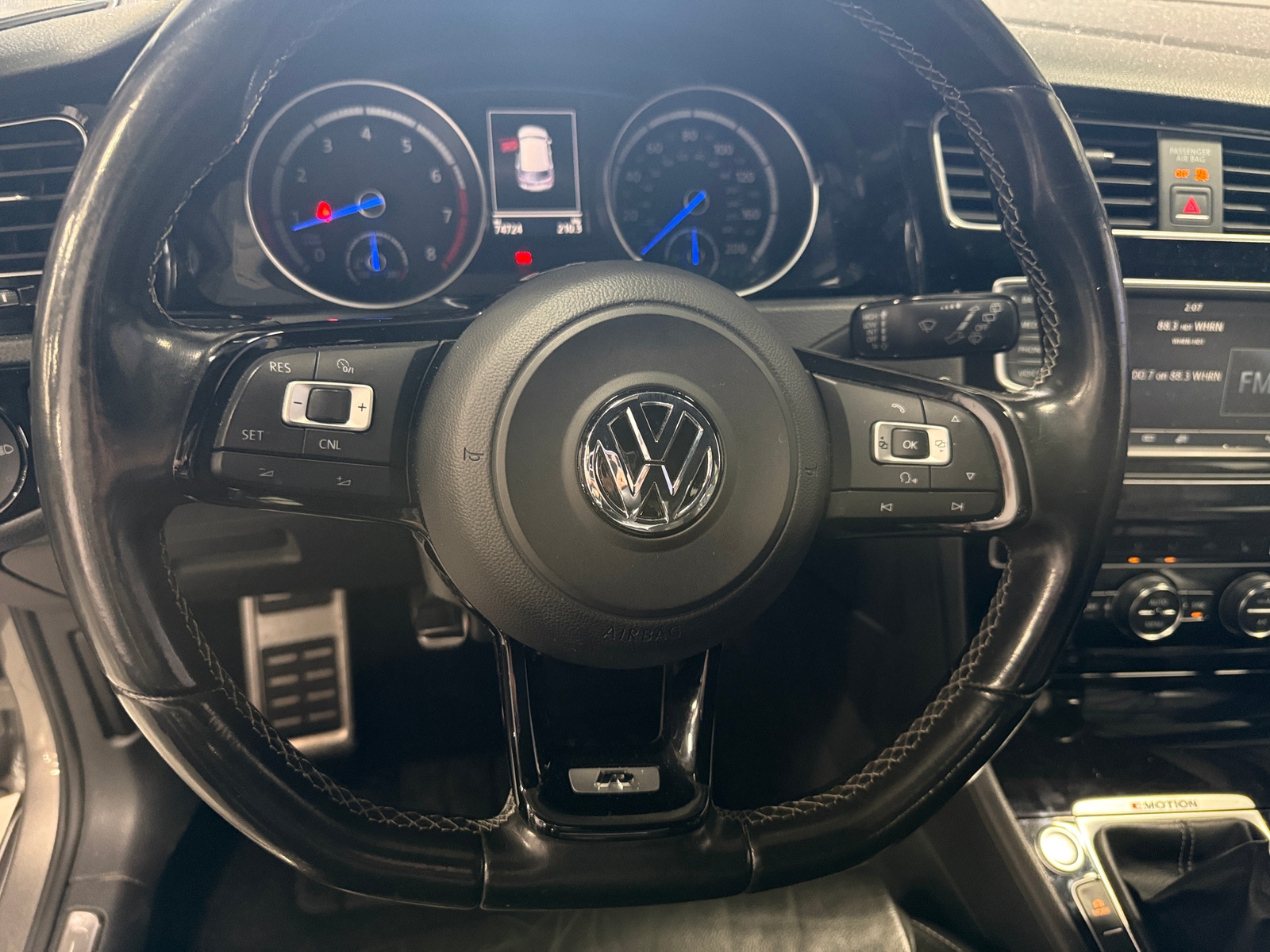 Thumbnail: 2016 Volkswagen Golf - 4