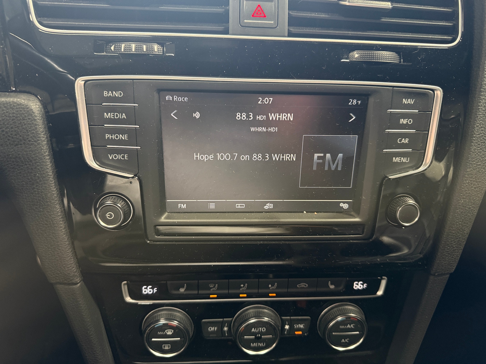 Thumbnail: 2016 Volkswagen Golf - 3