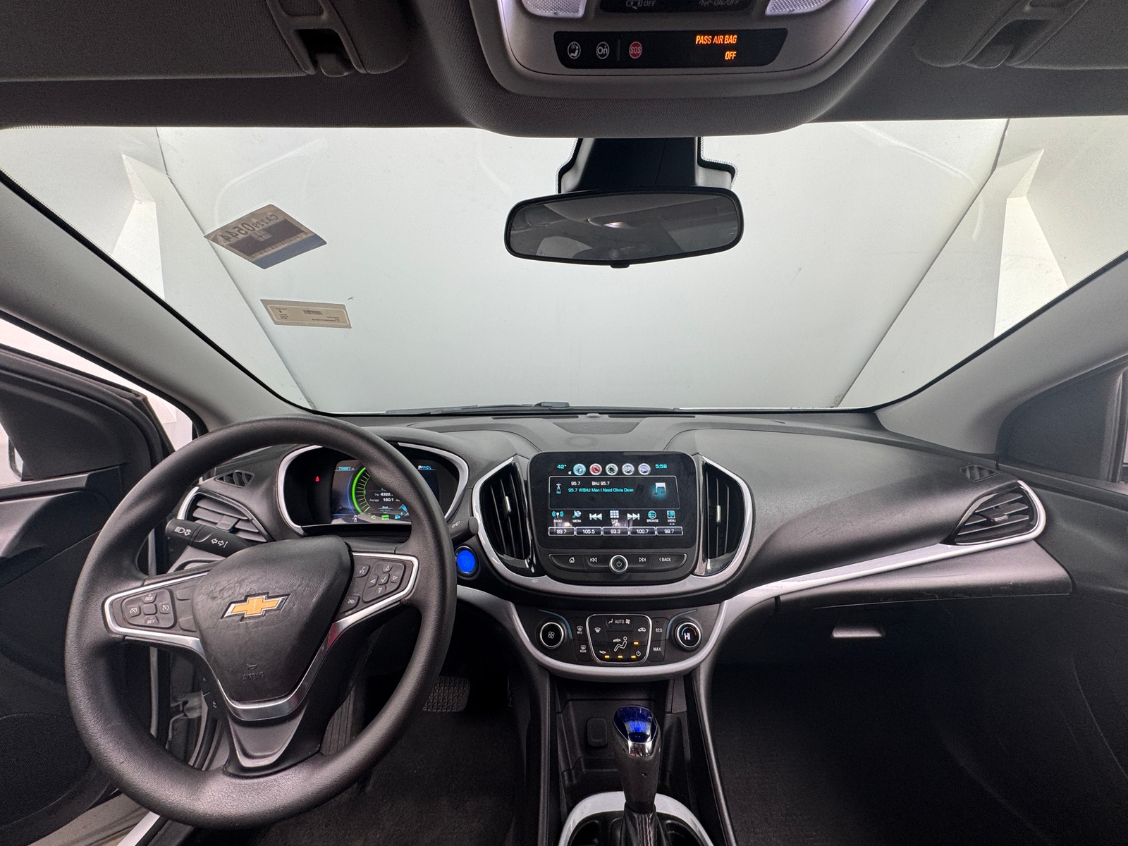 Thumbnail: 2018 Chevrolet Volt - 3