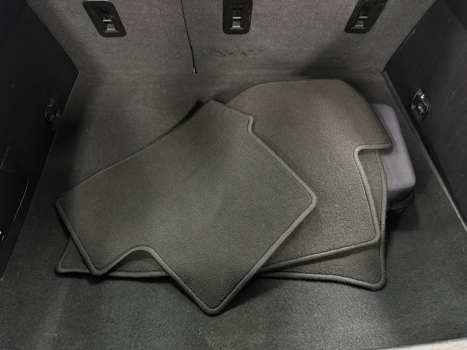 Thumbnail: 2018 Chevrolet Volt - 7