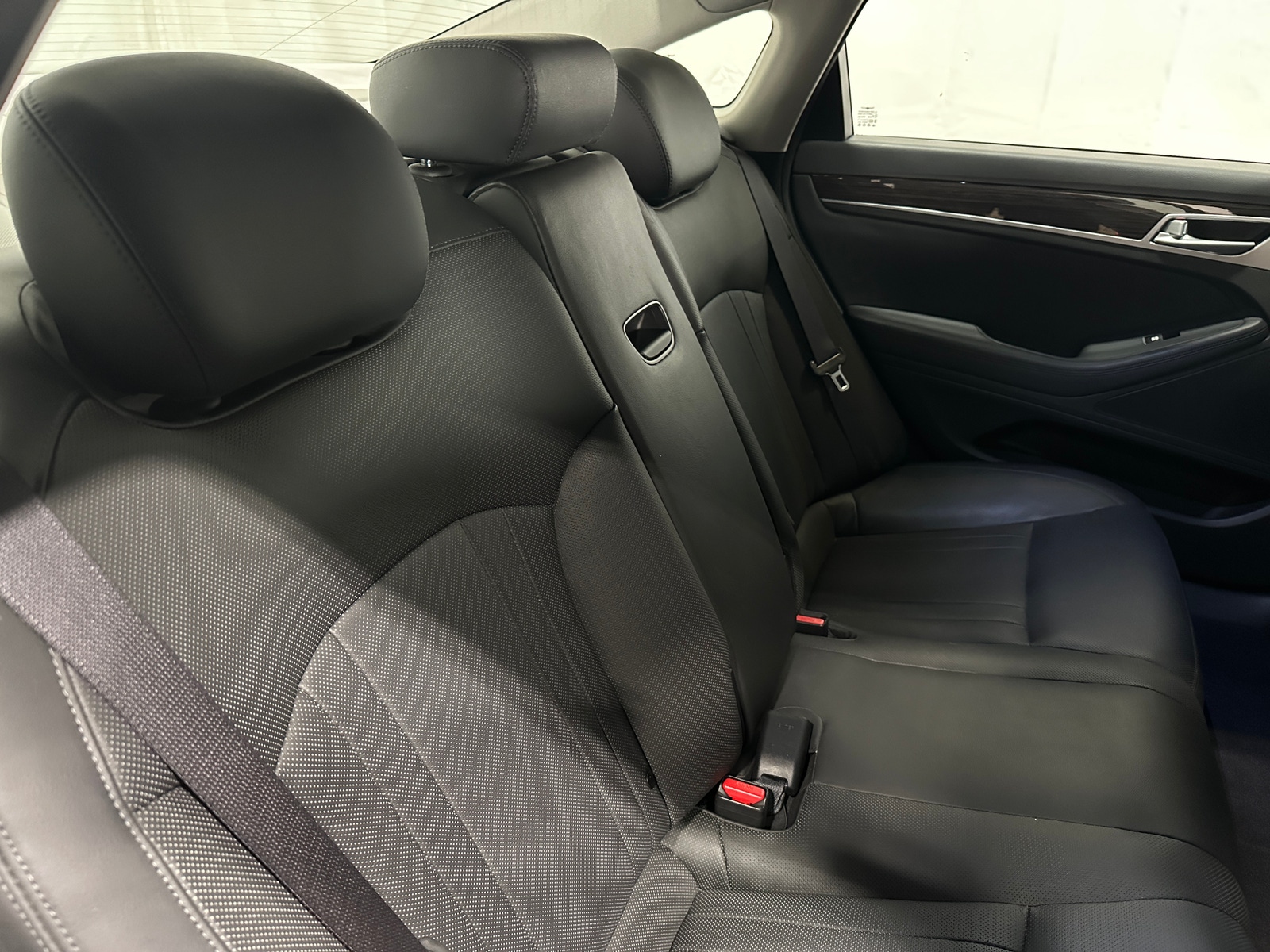 Thumbnail: 2017 Genesis G80 - 5