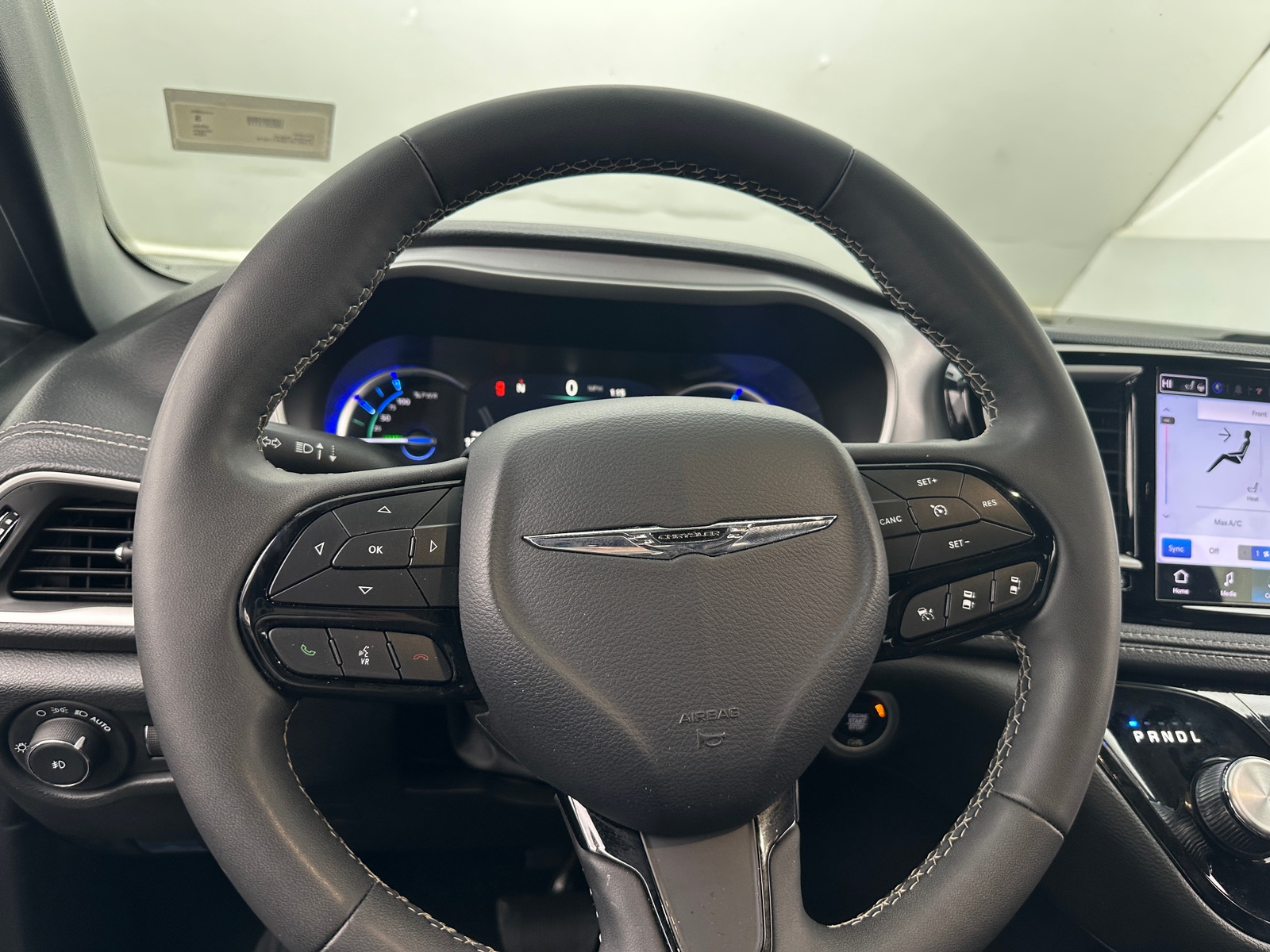 Thumbnail: 2024 Chrysler Pacifica - 4