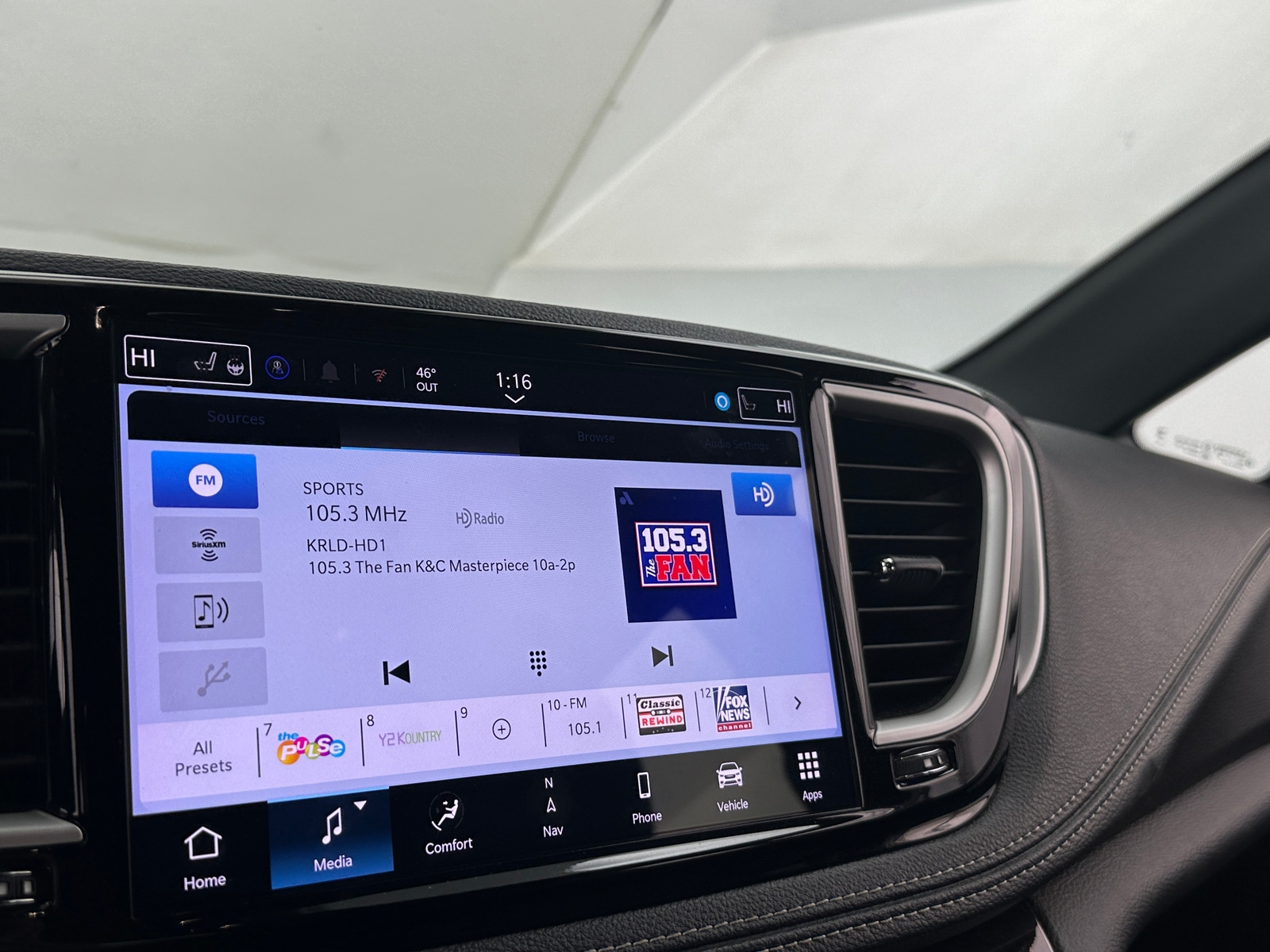 Thumbnail: 2024 Chrysler Pacifica - 3