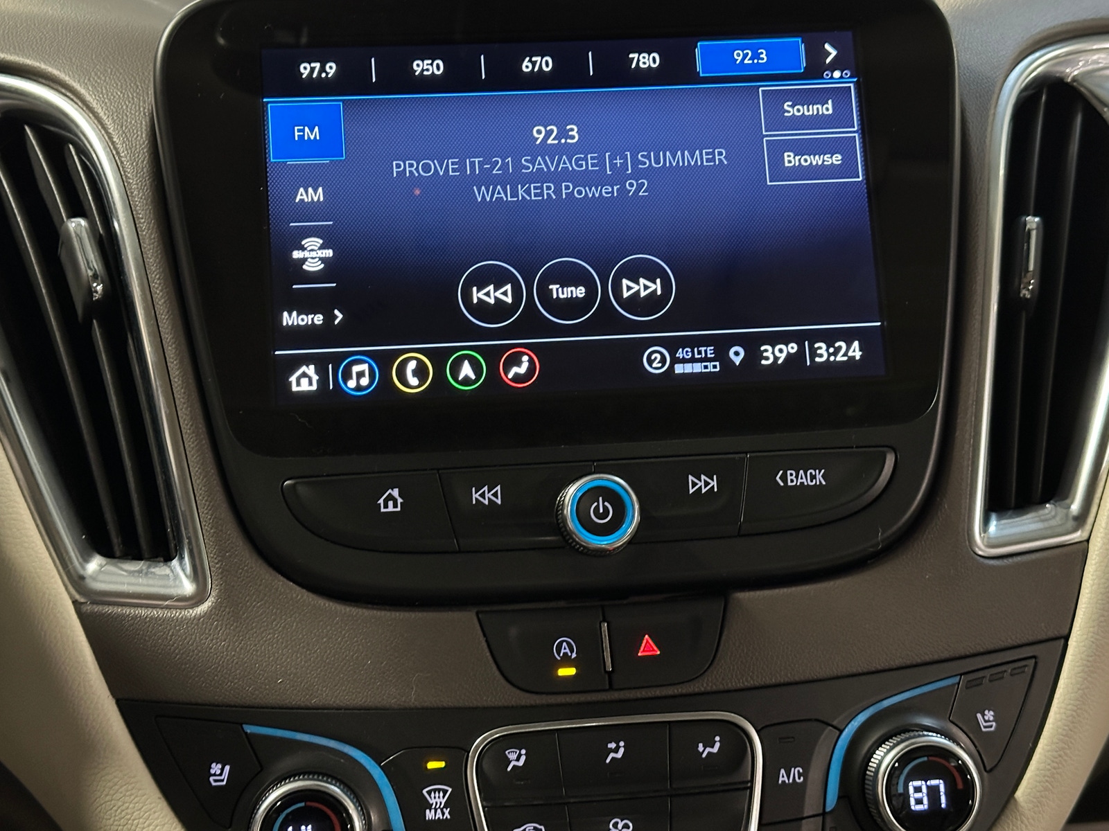 Thumbnail: 2024 Chevrolet Malibu - 3