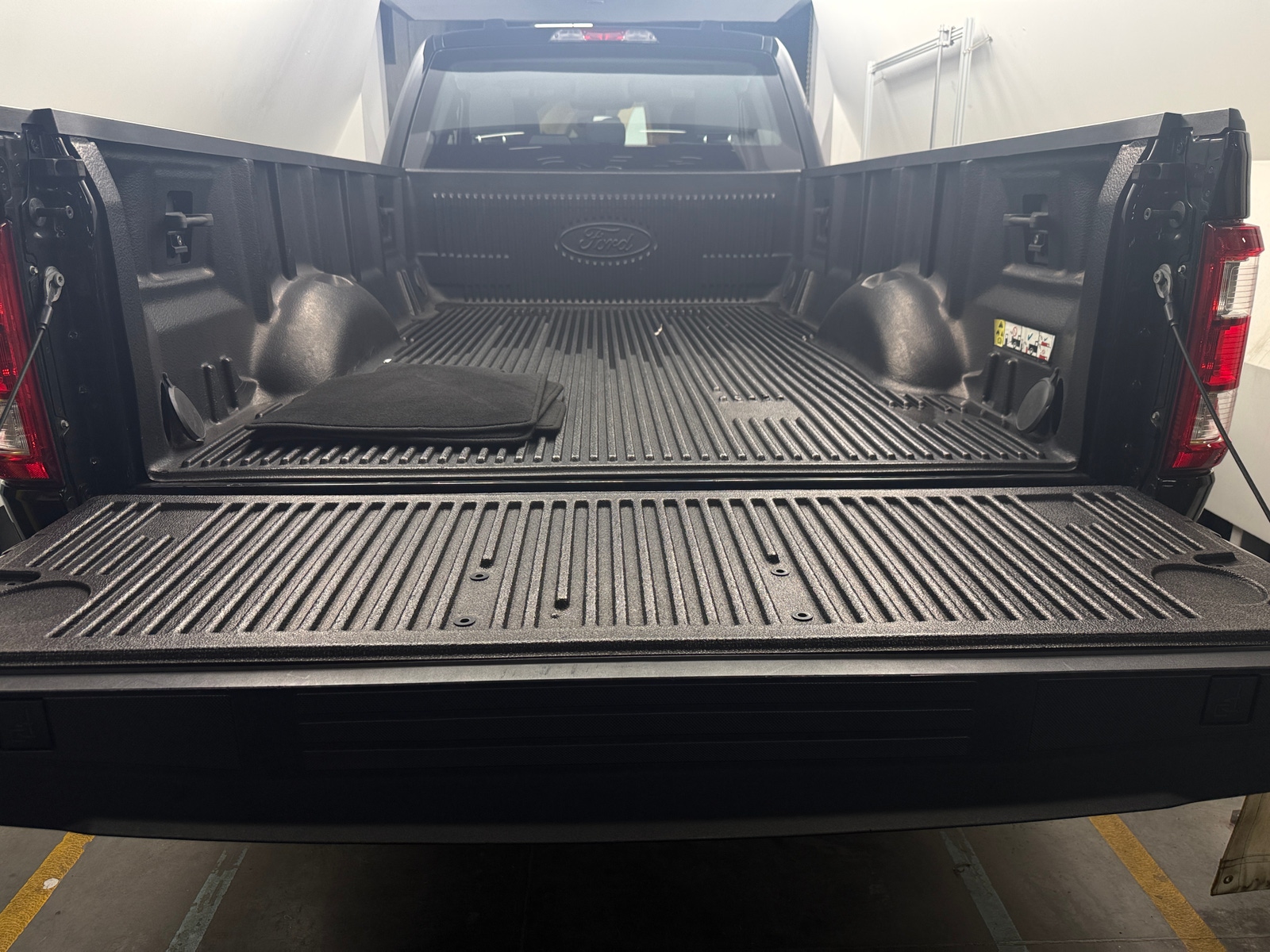 Thumbnail: 2021 Ford Econoline - 7