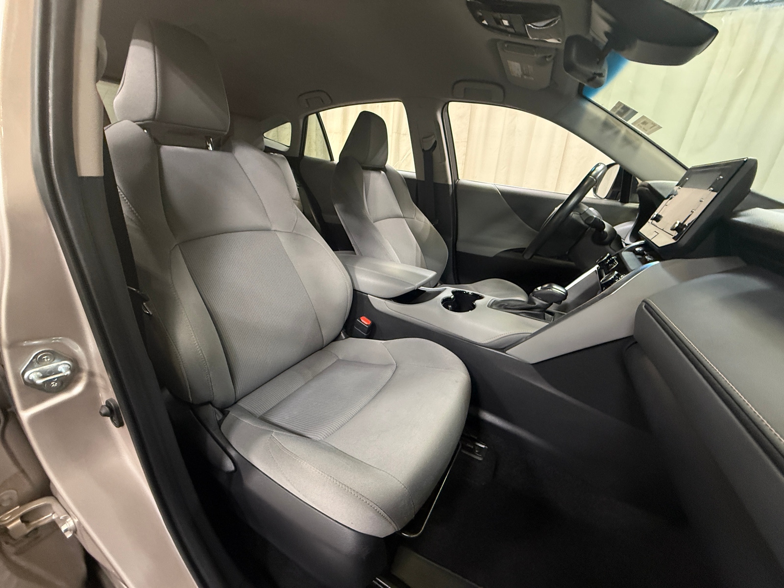 Thumbnail: 2021 Toyota Venza - 2