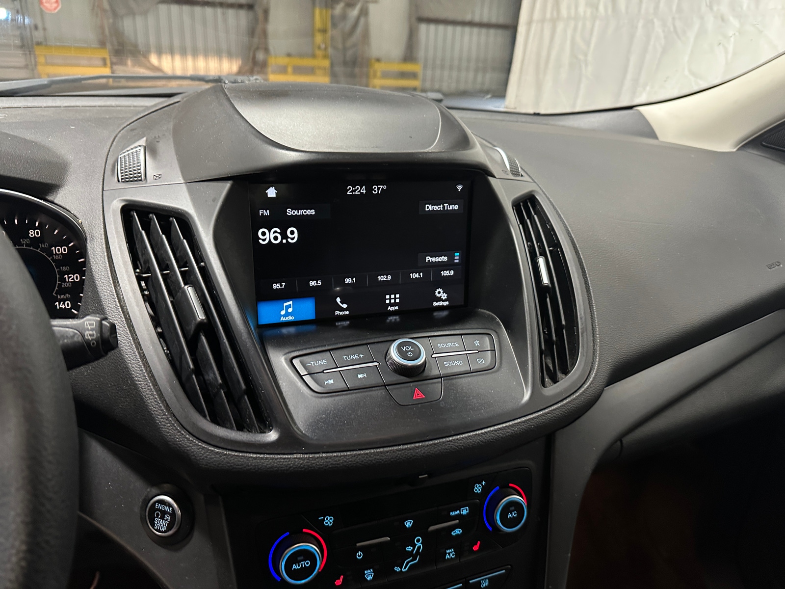 Thumbnail: 2019 Ford Escape - 4