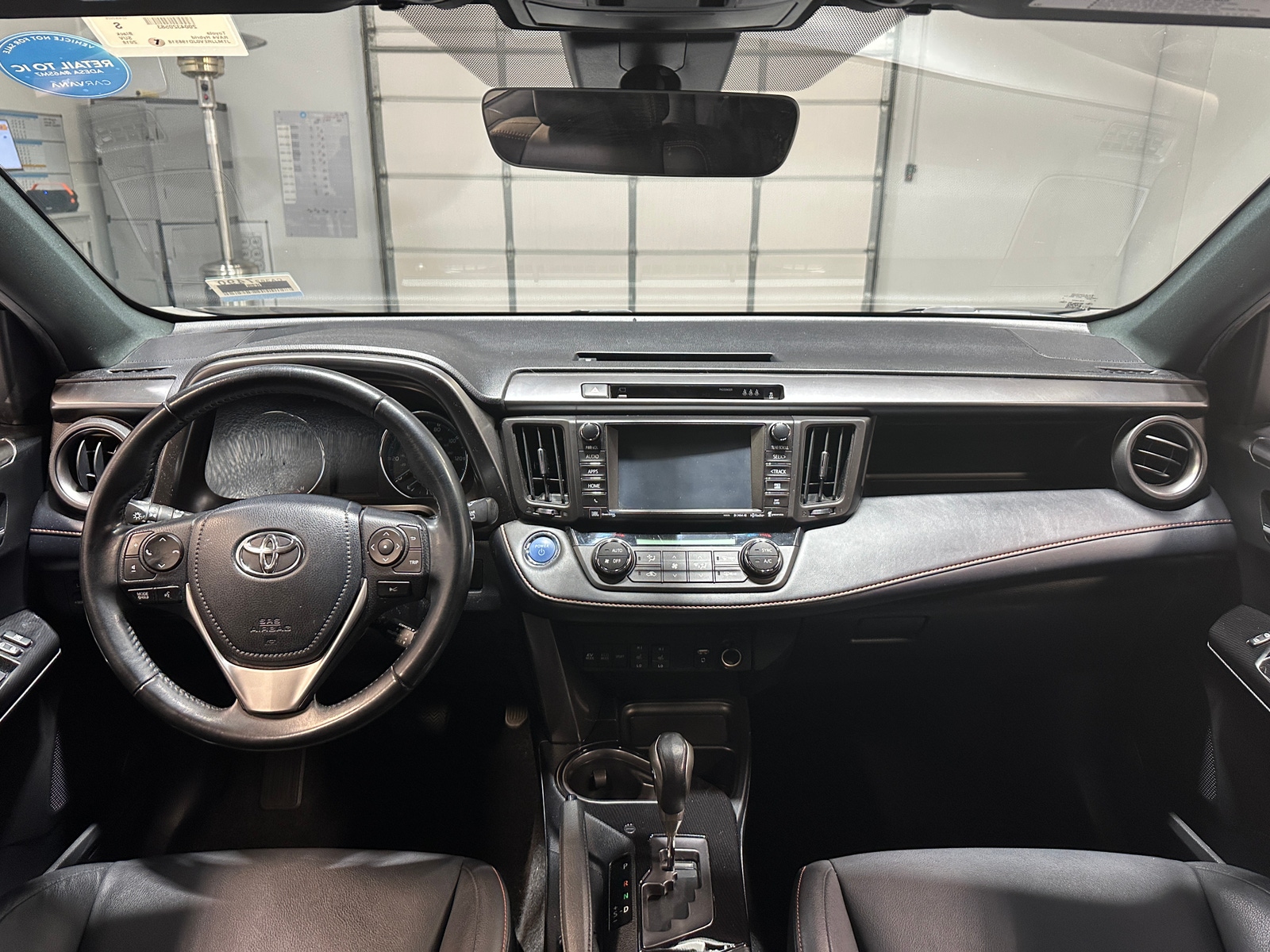 Thumbnail: 2018 Toyota RAV4 - 2