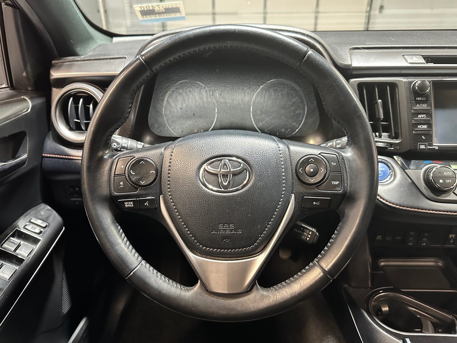 Thumbnail: 2018 Toyota RAV4 - 4