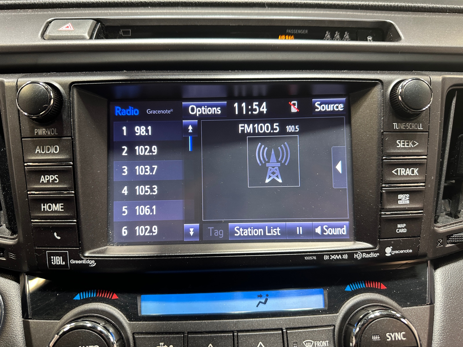 Thumbnail: 2018 Toyota RAV4 - 3