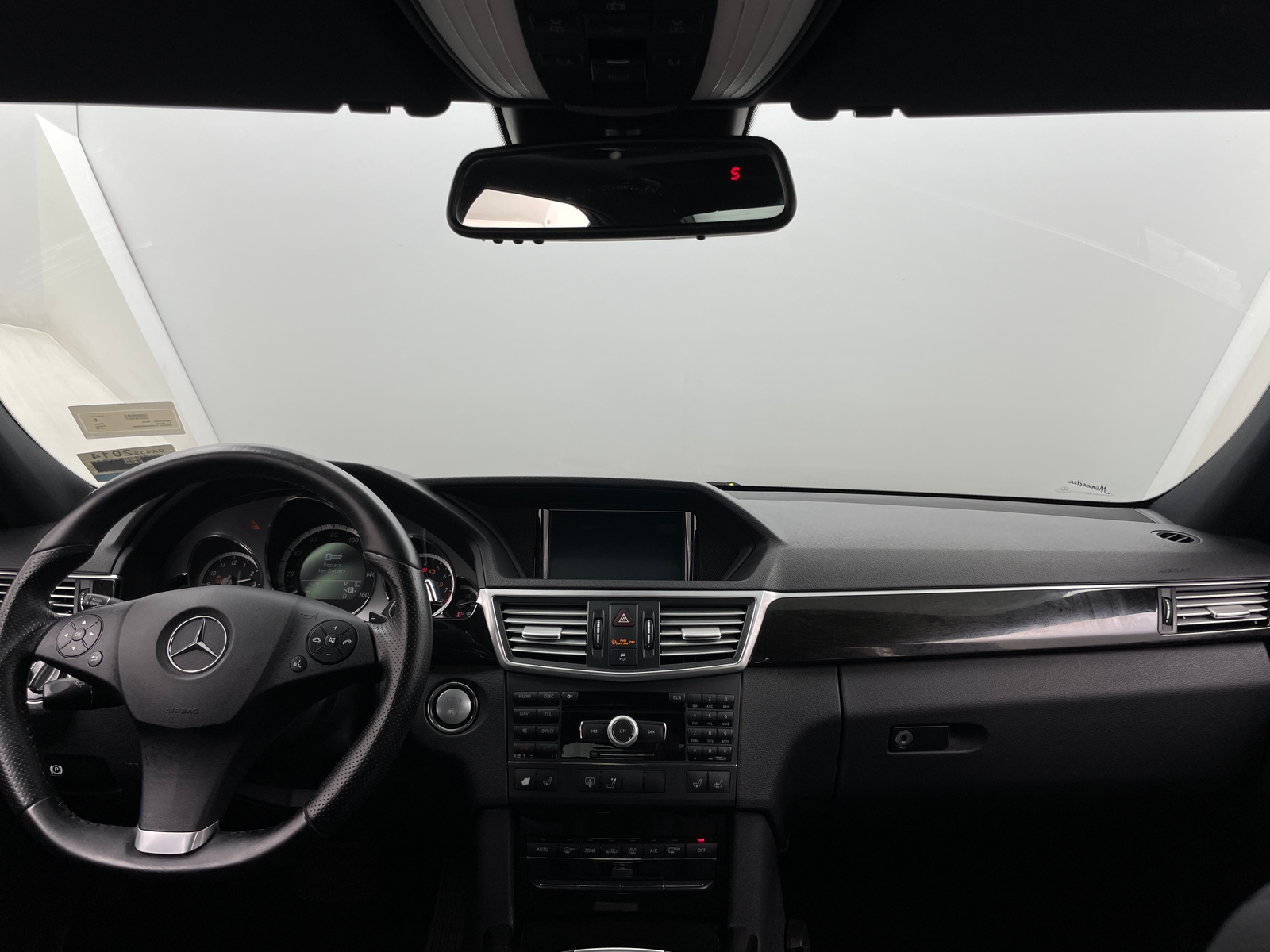 Thumbnail: 2010 Mercedes-Benz E-Class - 2