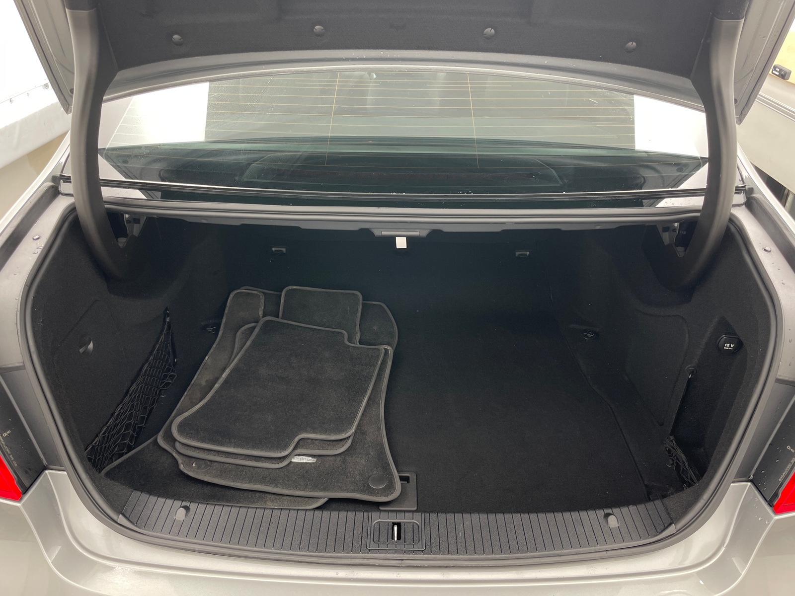 Thumbnail: 2010 Mercedes-Benz E-Class - 6