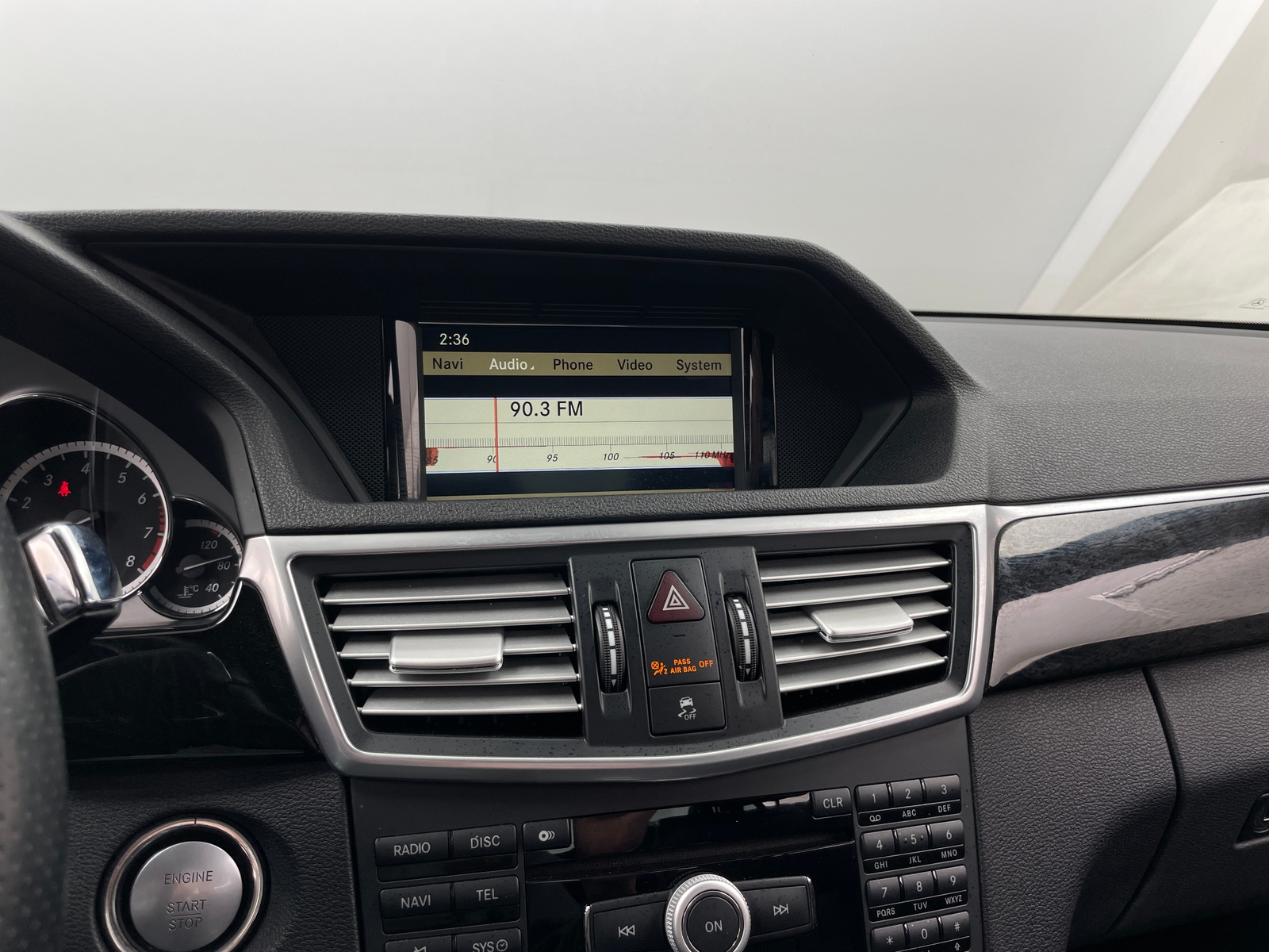 Thumbnail: 2010 Mercedes-Benz E-Class - 3