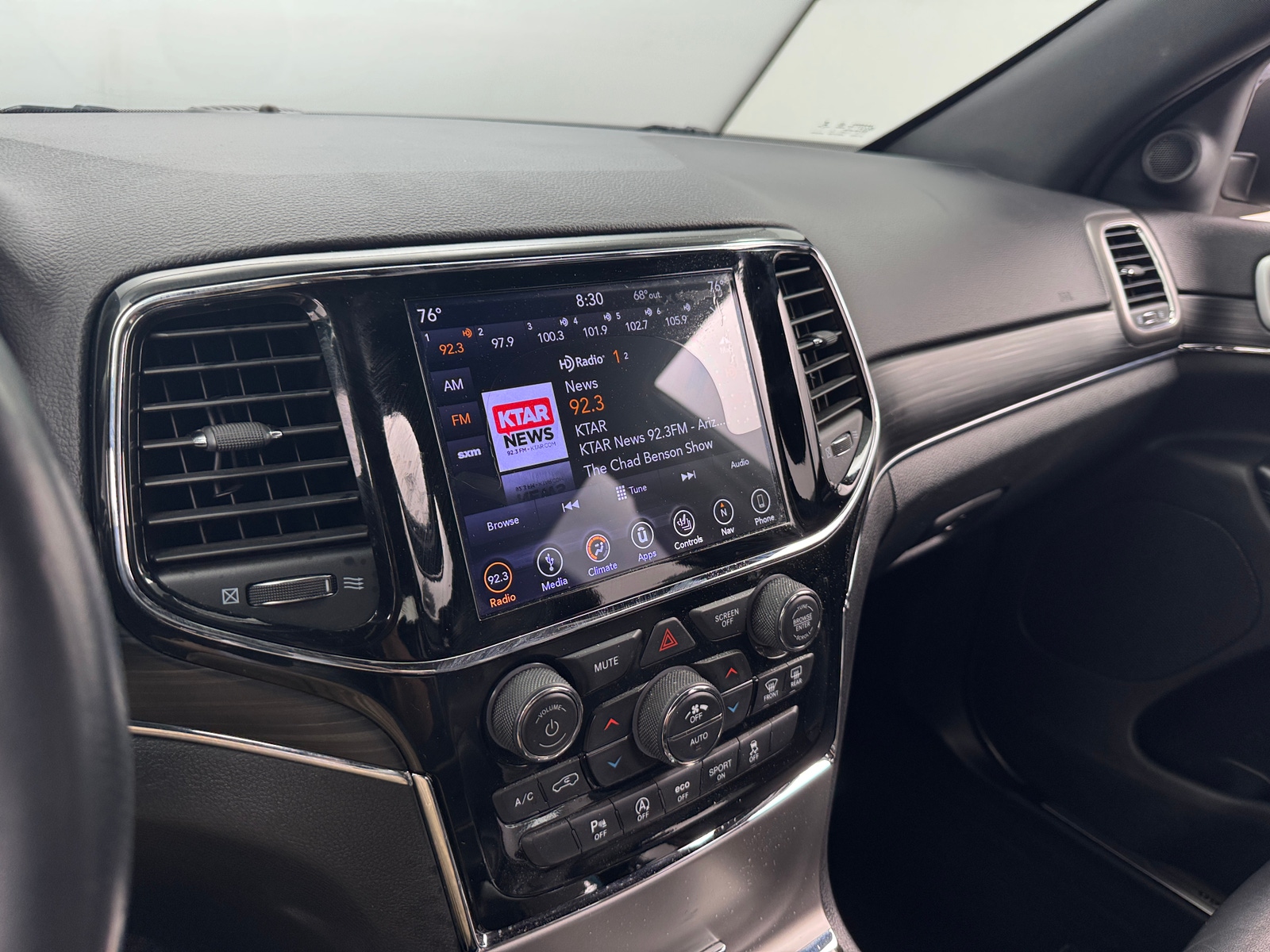 Thumbnail: 2019 Jeep Grand Cherokee - 3