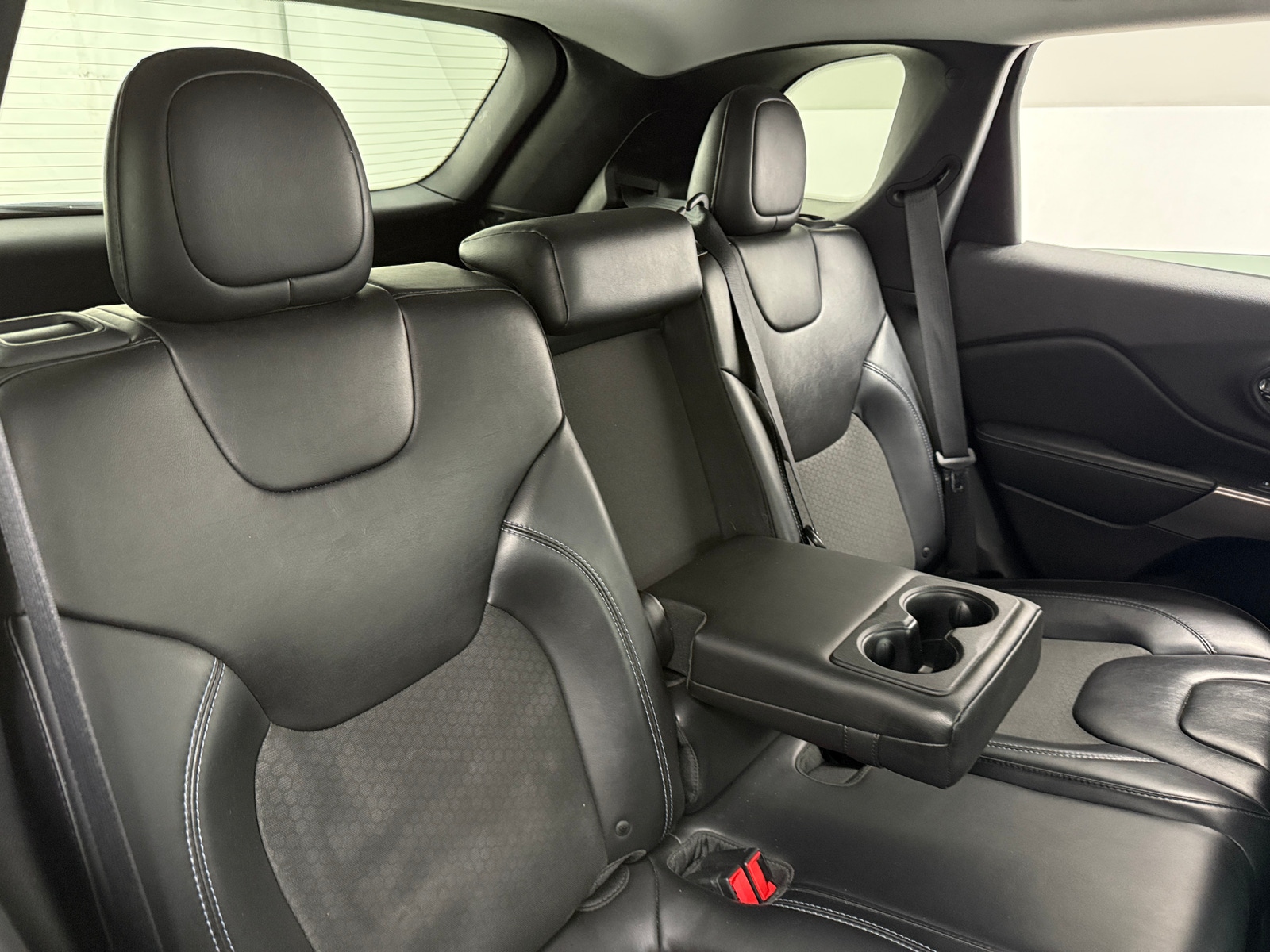 Thumbnail: 2019 Jeep Cherokee - 5