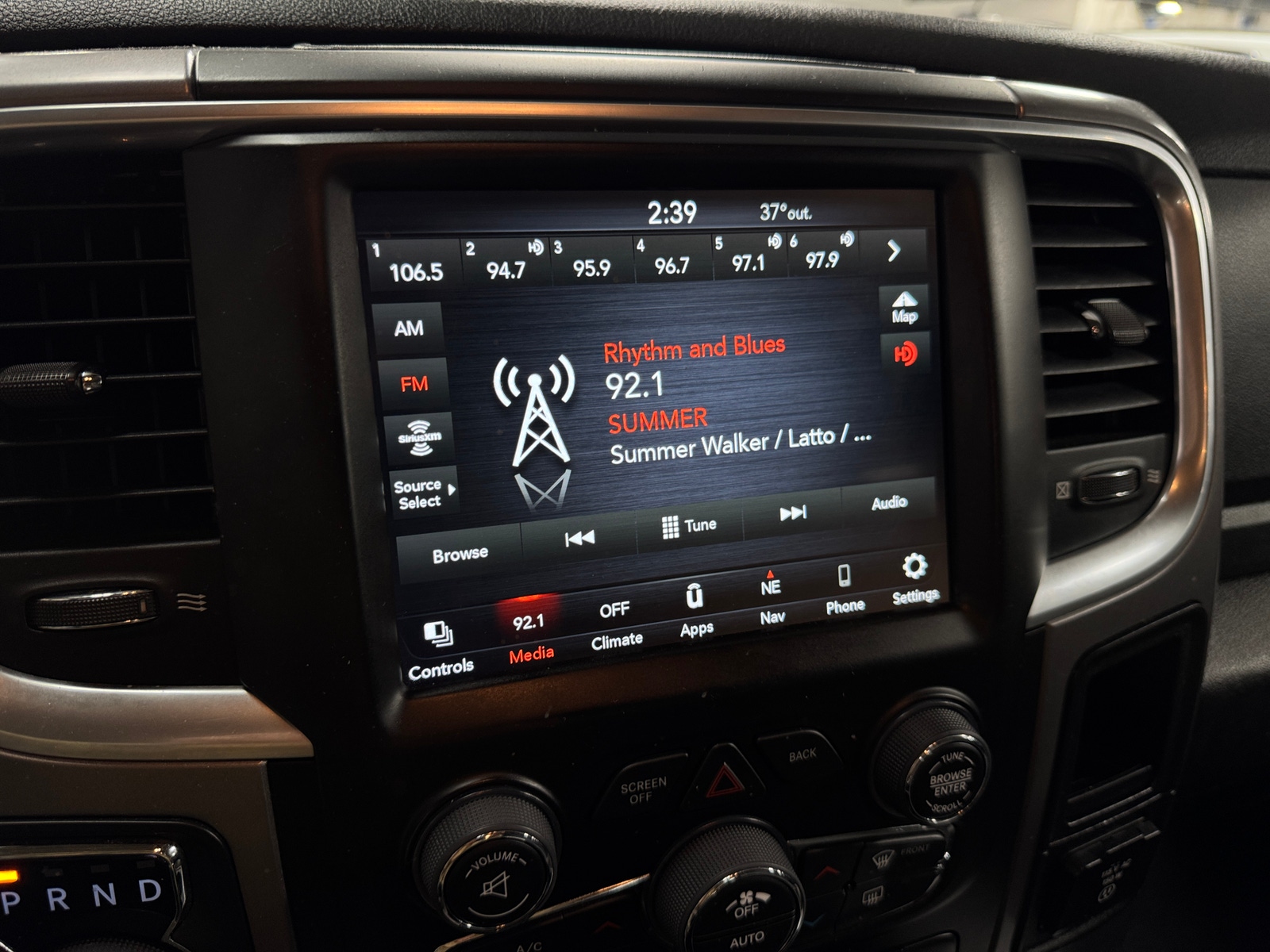 Thumbnail: 2023 RAM 1500 Classic - 4