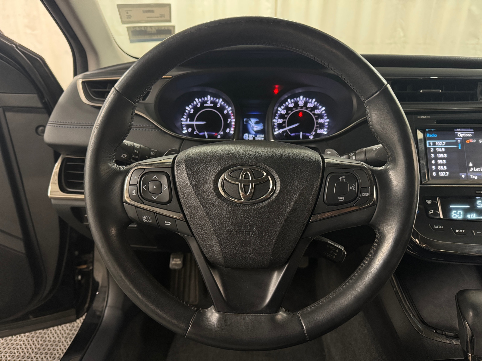 Thumbnail: 2015 Toyota Avalon - 4