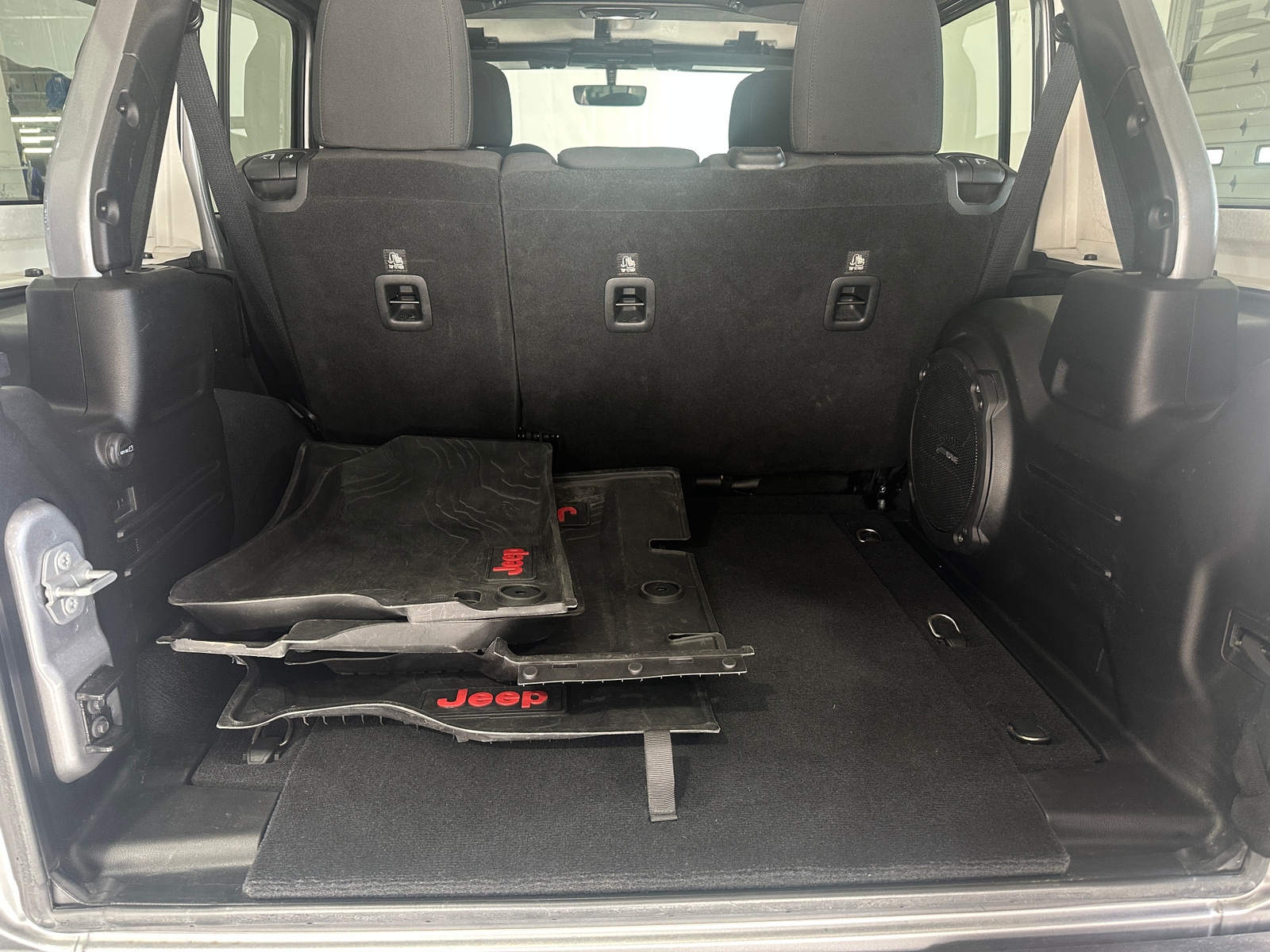 Thumbnail: 2018 Jeep Wrangler - 7