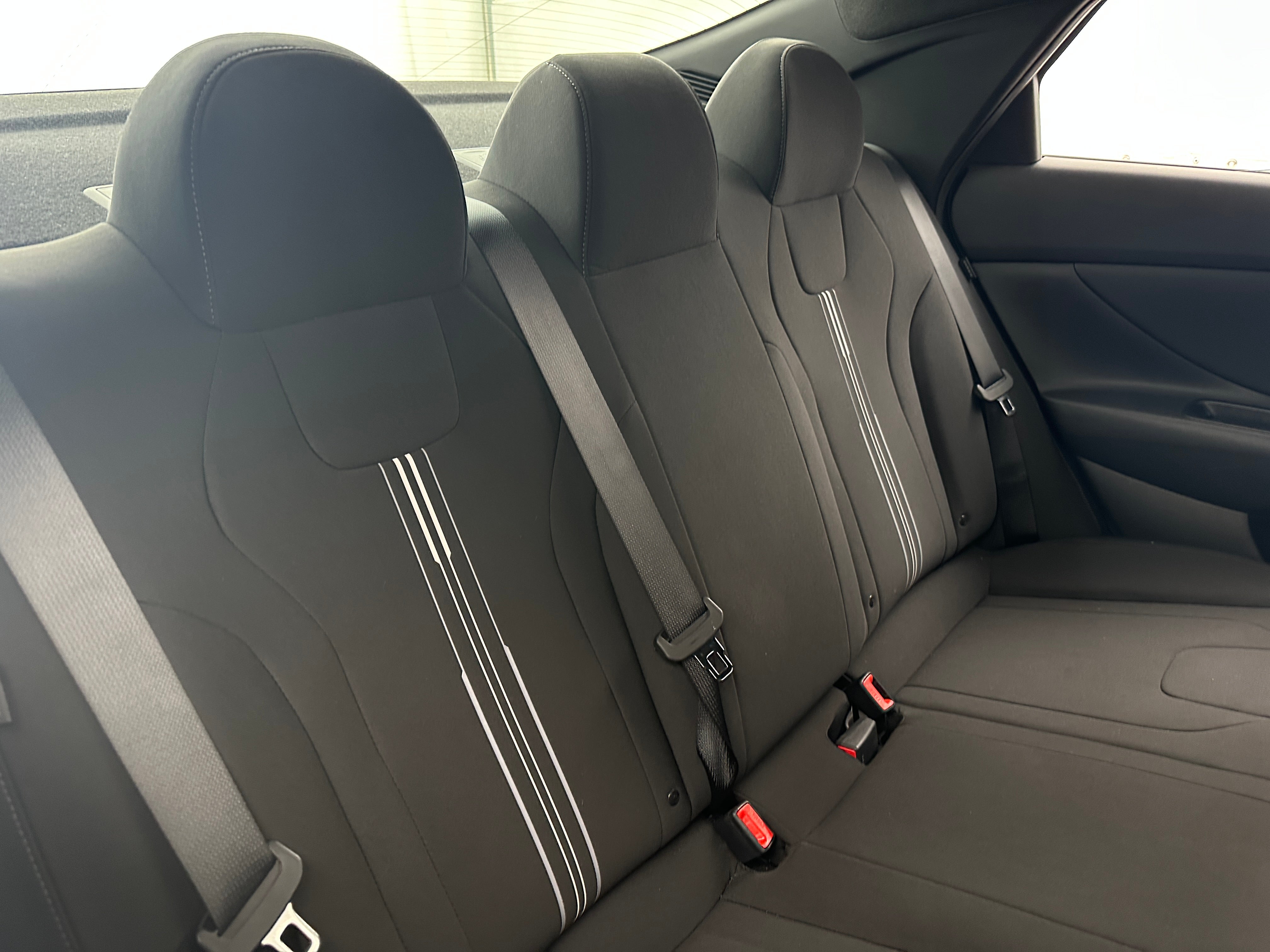 2025 Hyundai Elantra SEL - Photo 4