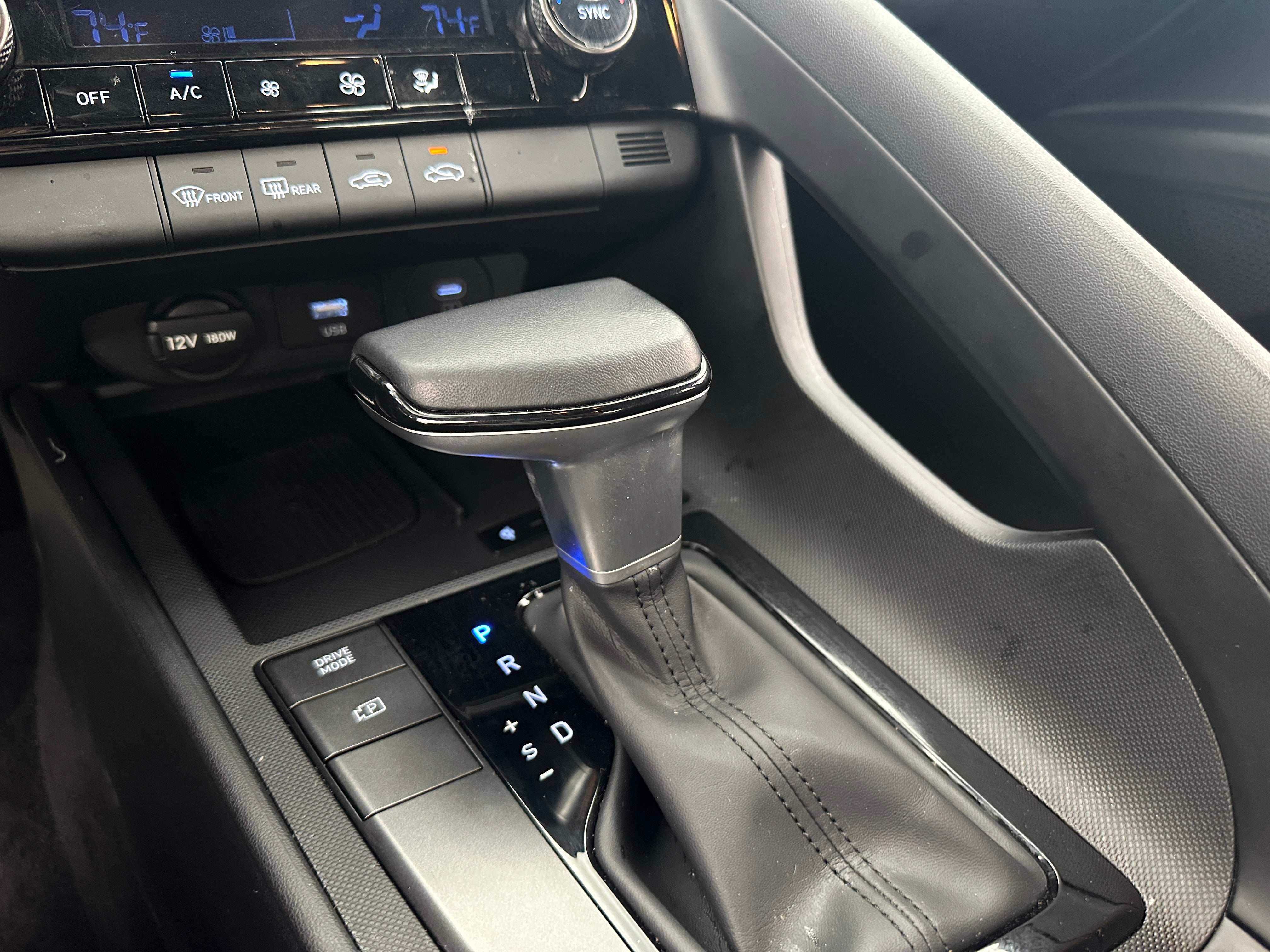 2025 Hyundai Elantra SEL - Photo 6