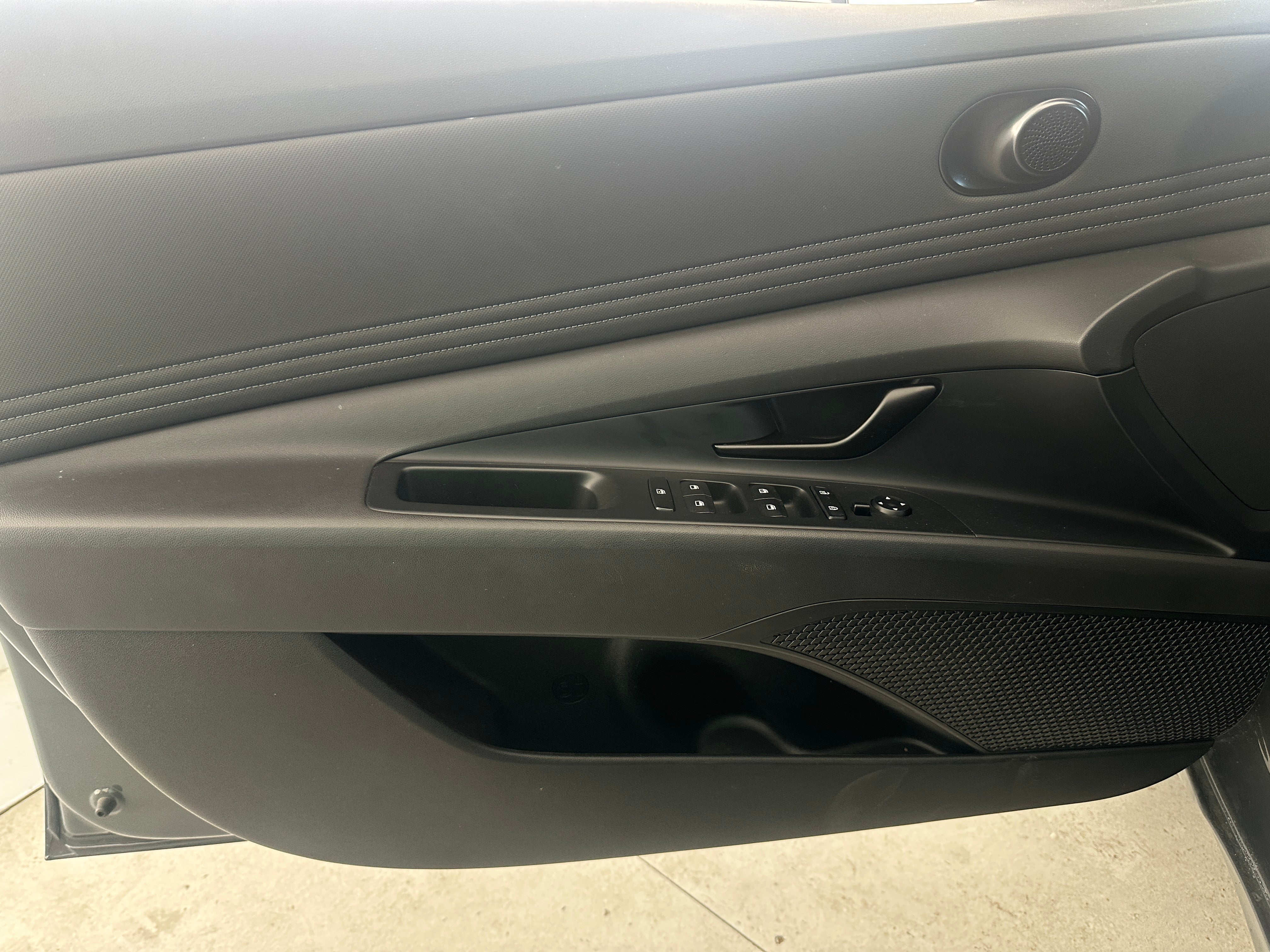 2025 Hyundai Elantra SEL - Photo 9