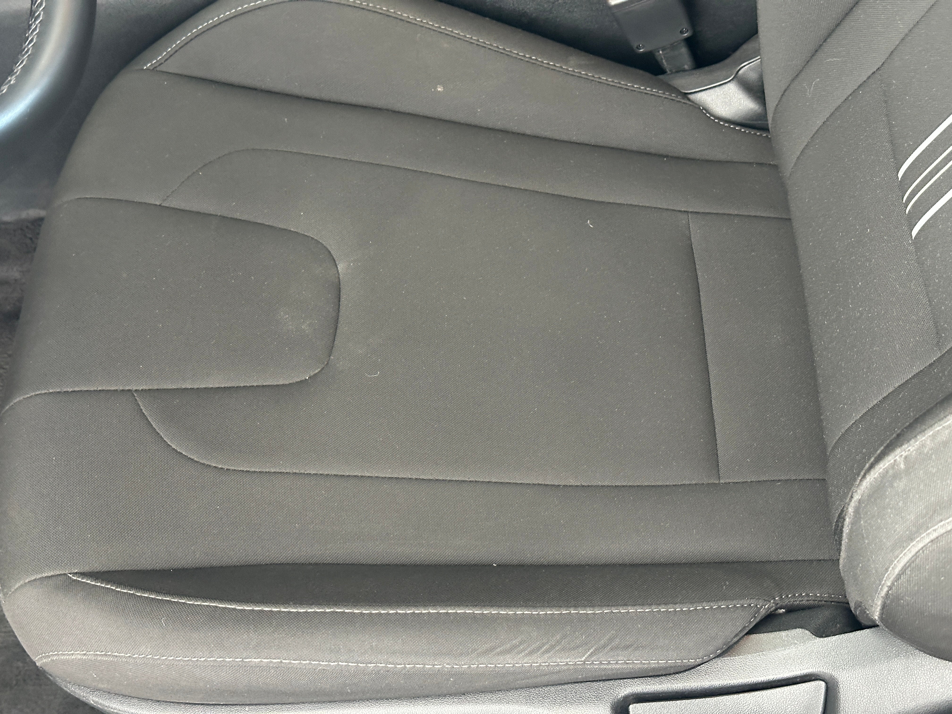 2025 Hyundai Elantra SEL - Photo 16
