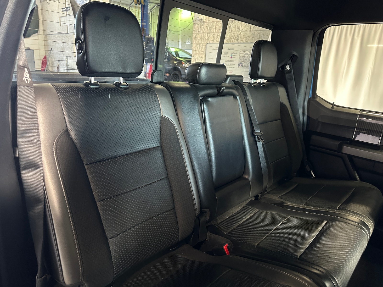 Thumbnail: 2019 Ford Econoline - 6