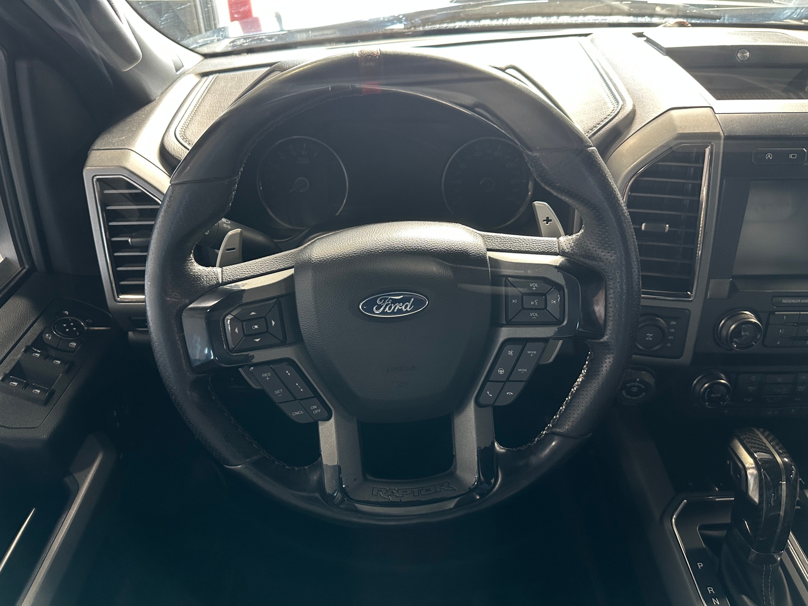 Thumbnail: 2019 Ford Econoline - 5