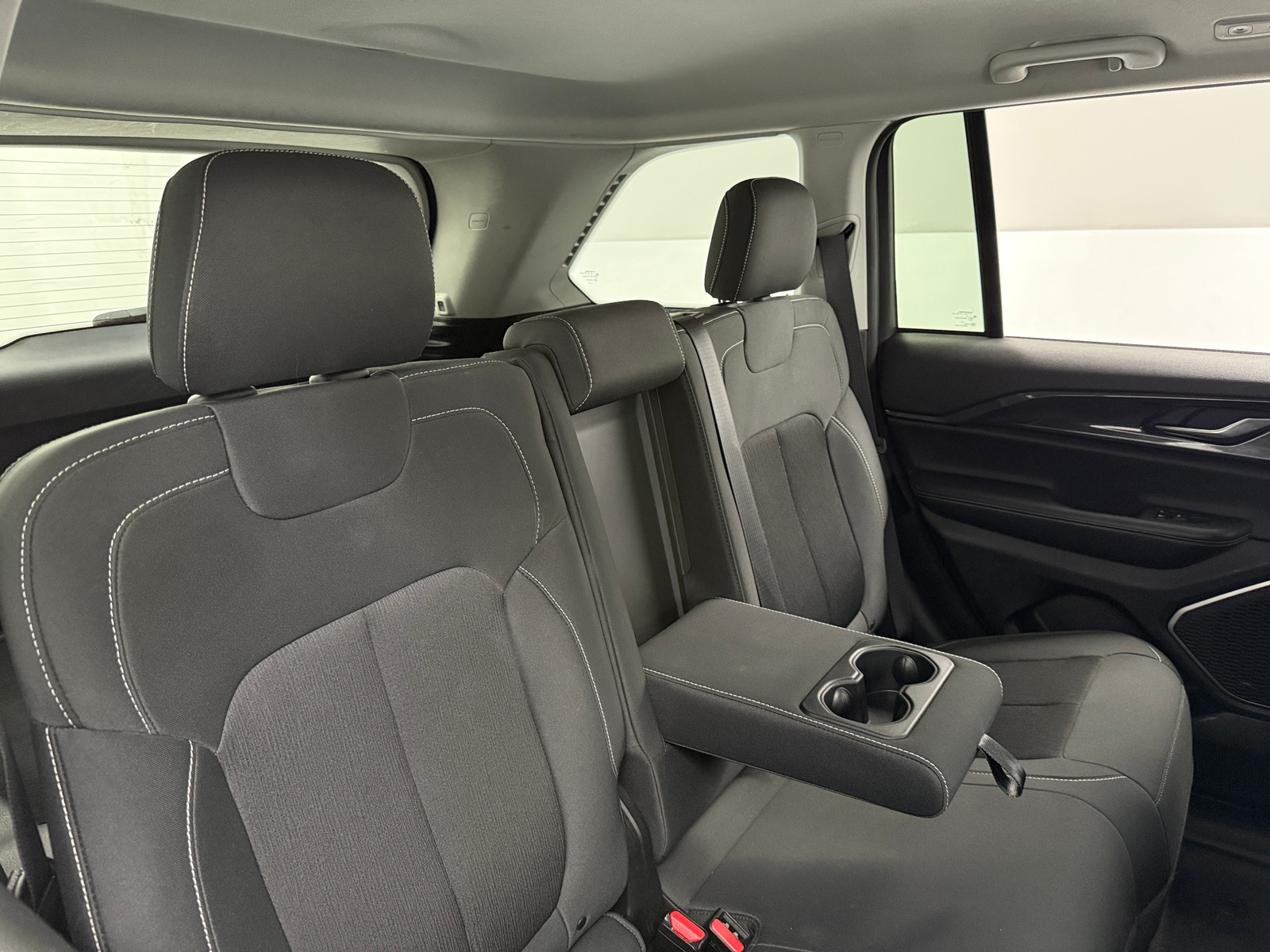 Thumbnail: 2022 Jeep Grand Cherokee - 6