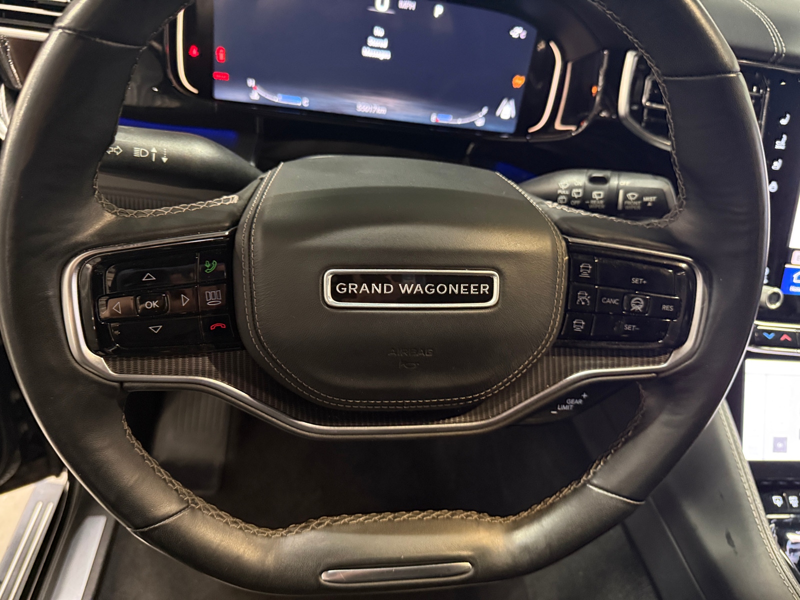 Thumbnail: 2022 Jeep Grand Wagoneer - 4