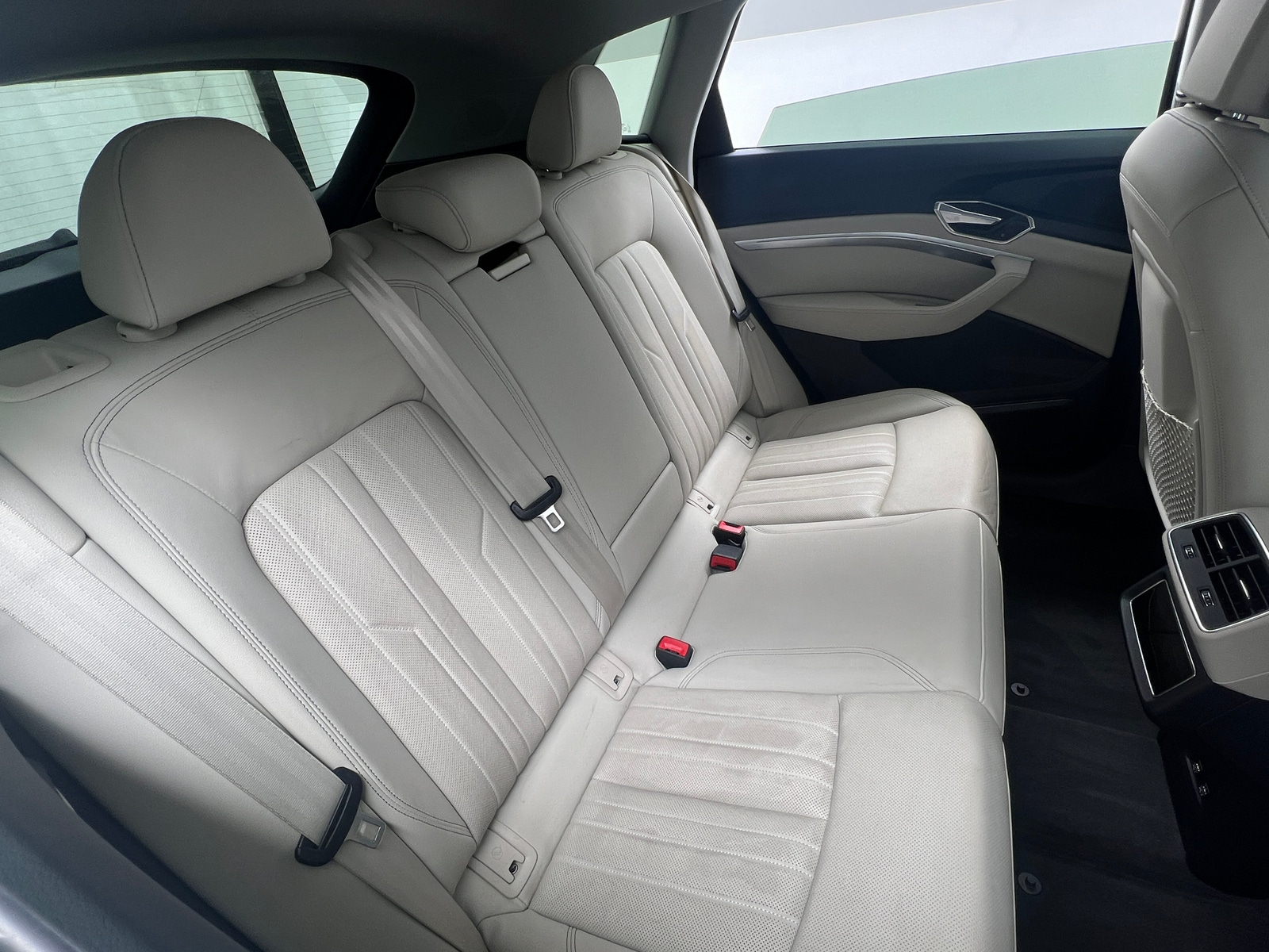 Thumbnail: 2019 Audi e-tron - 5