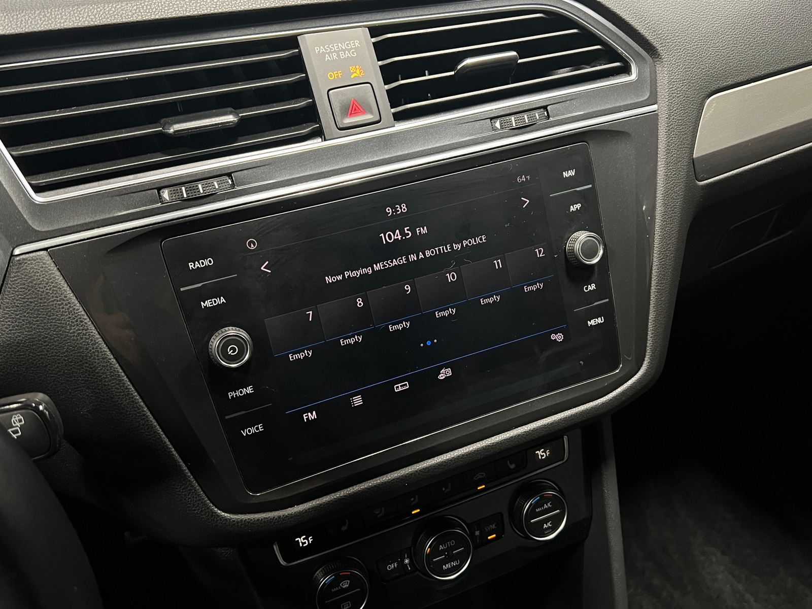 Thumbnail: 2019 Volkswagen Tiguan - 3