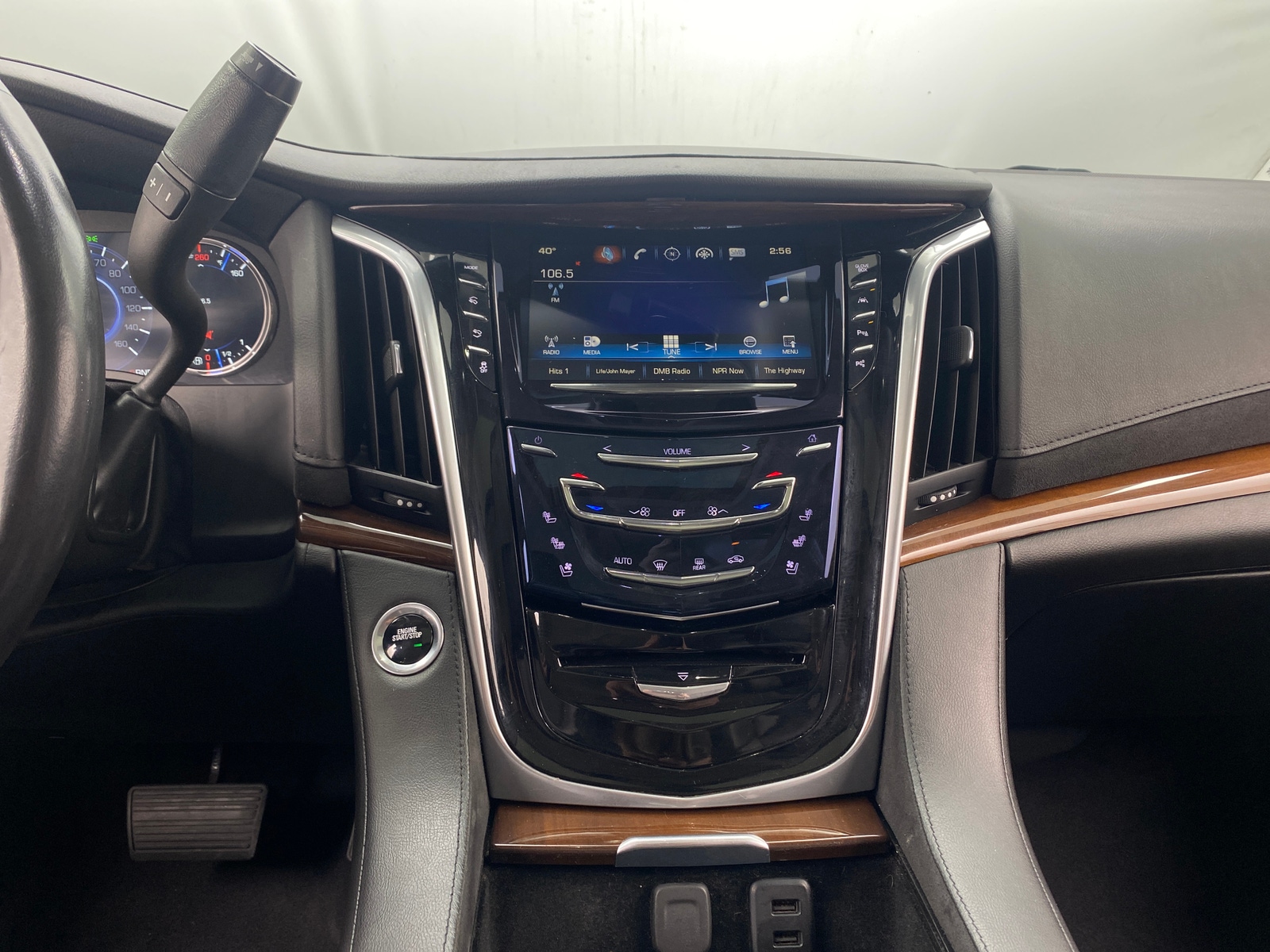 Thumbnail: 2020 Cadillac Escalade - 3