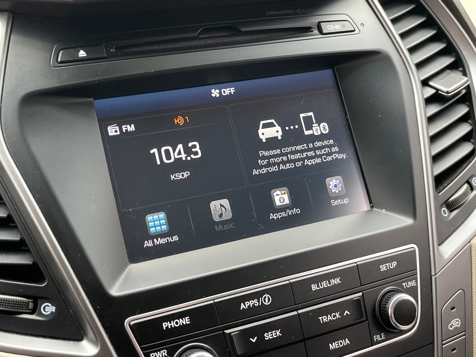 Thumbnail: 2018 Hyundai Santa Fe - 4