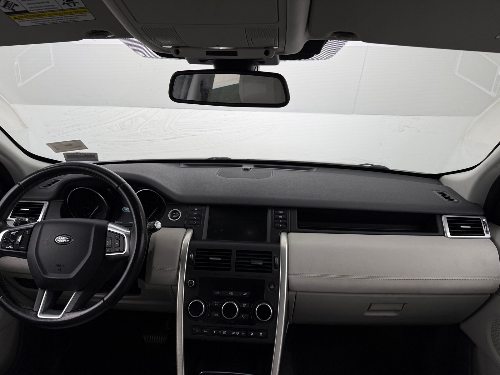 Thumbnail: 2017 Land Rover Discovery Sport - 2